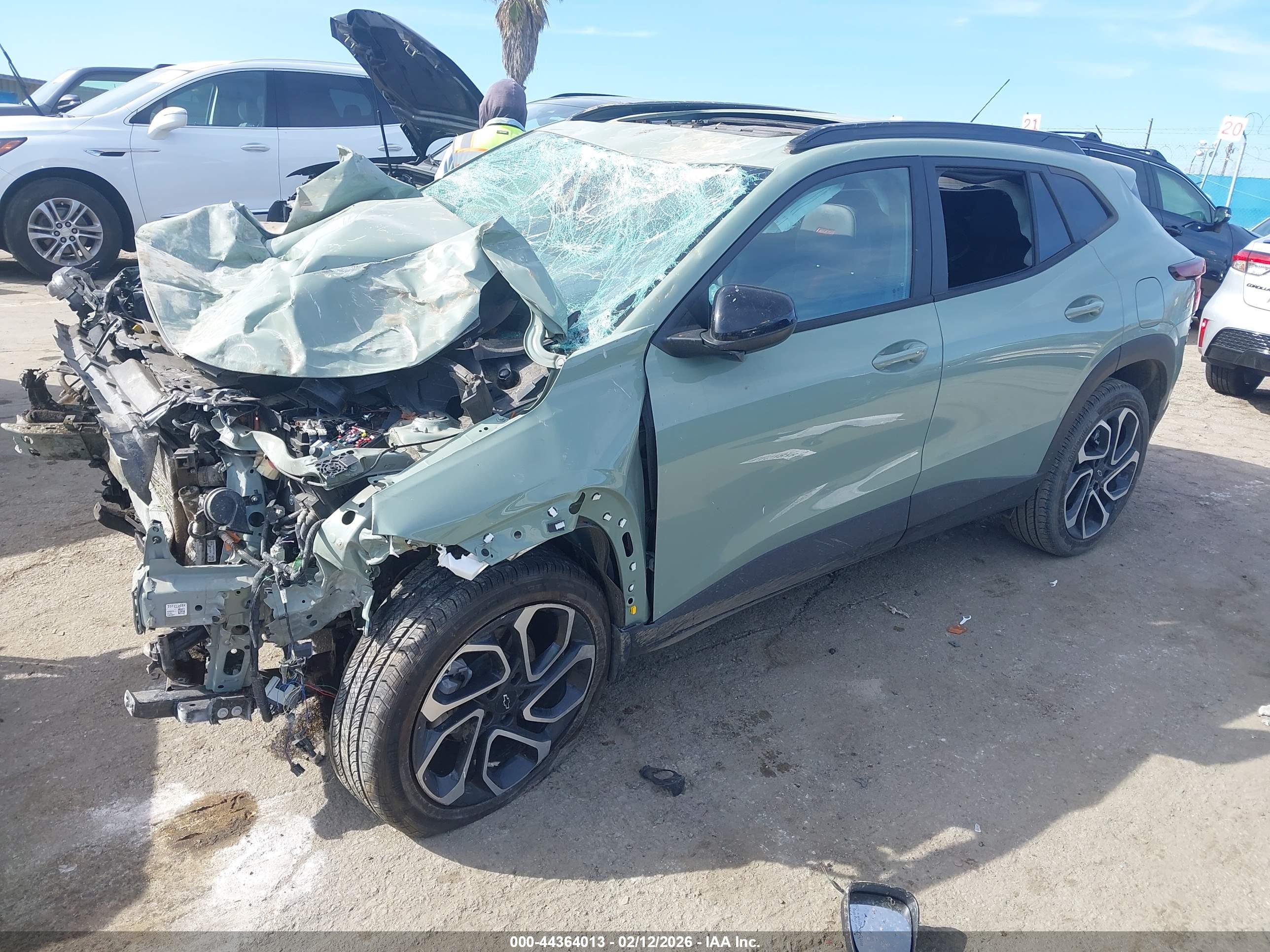 CHEVROLET TRAX image 2