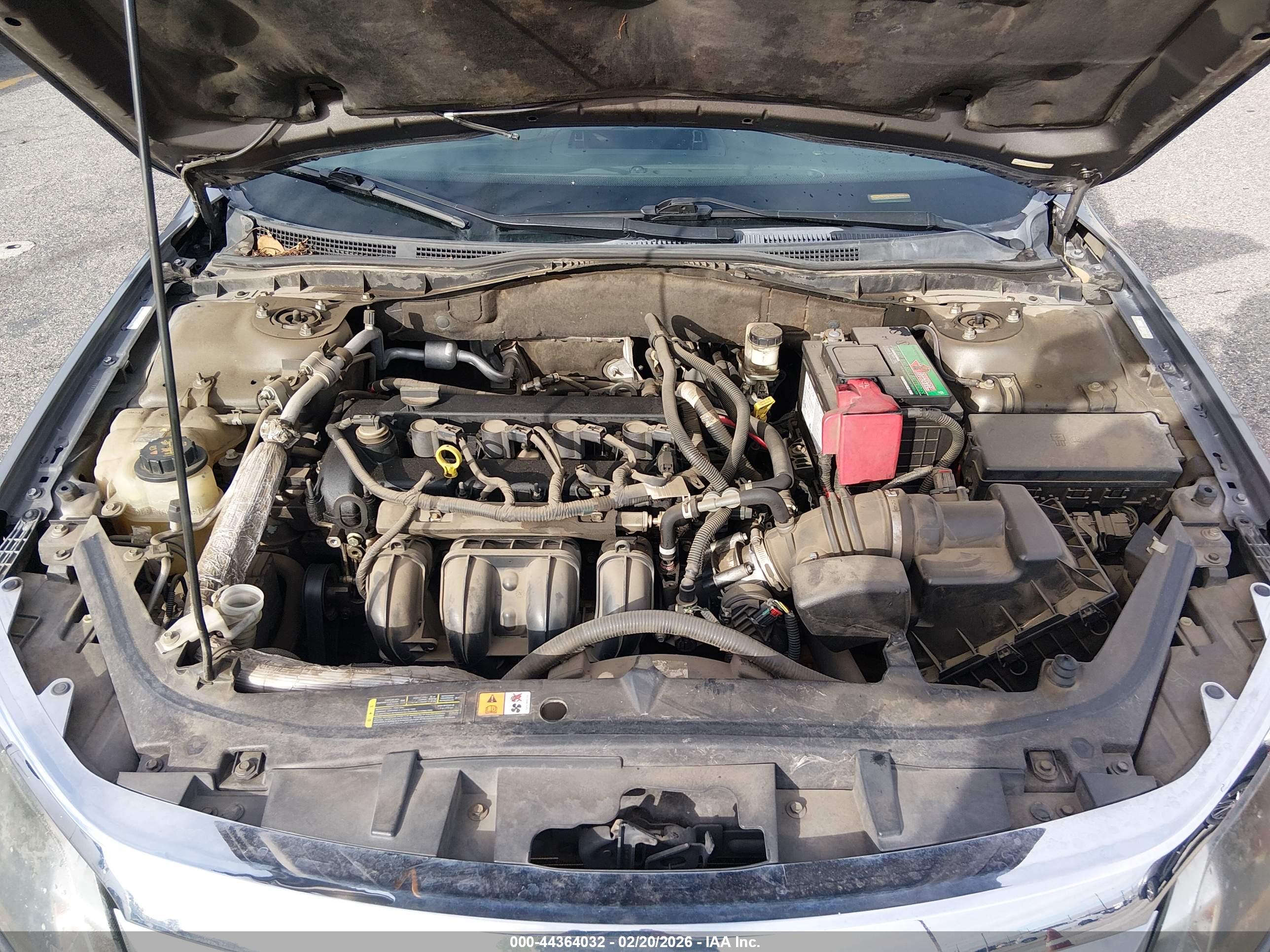 FORD FUSION image 10