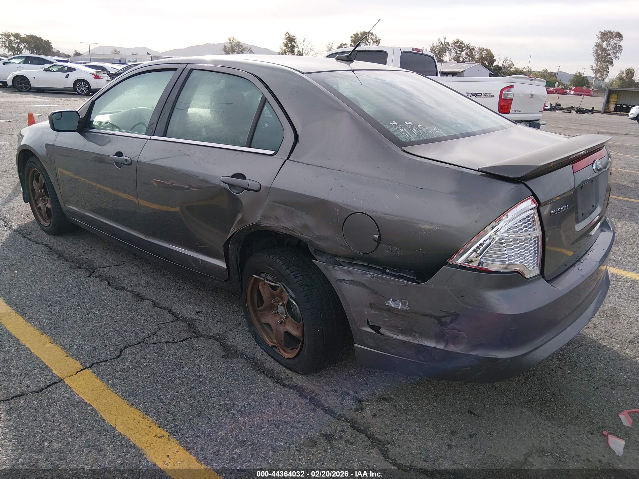 FORD FUSION image 3