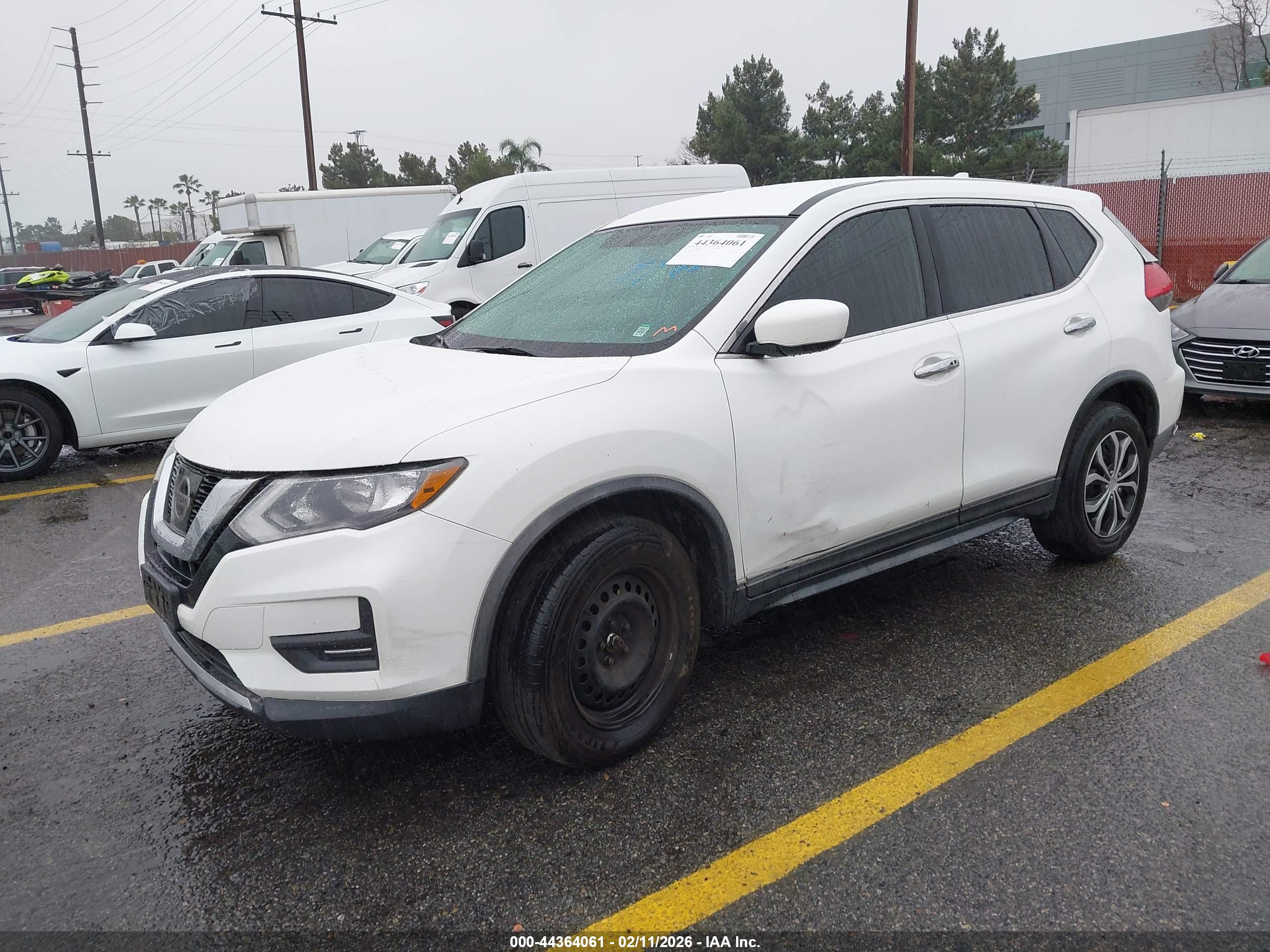 NISSAN ROGUE image 2