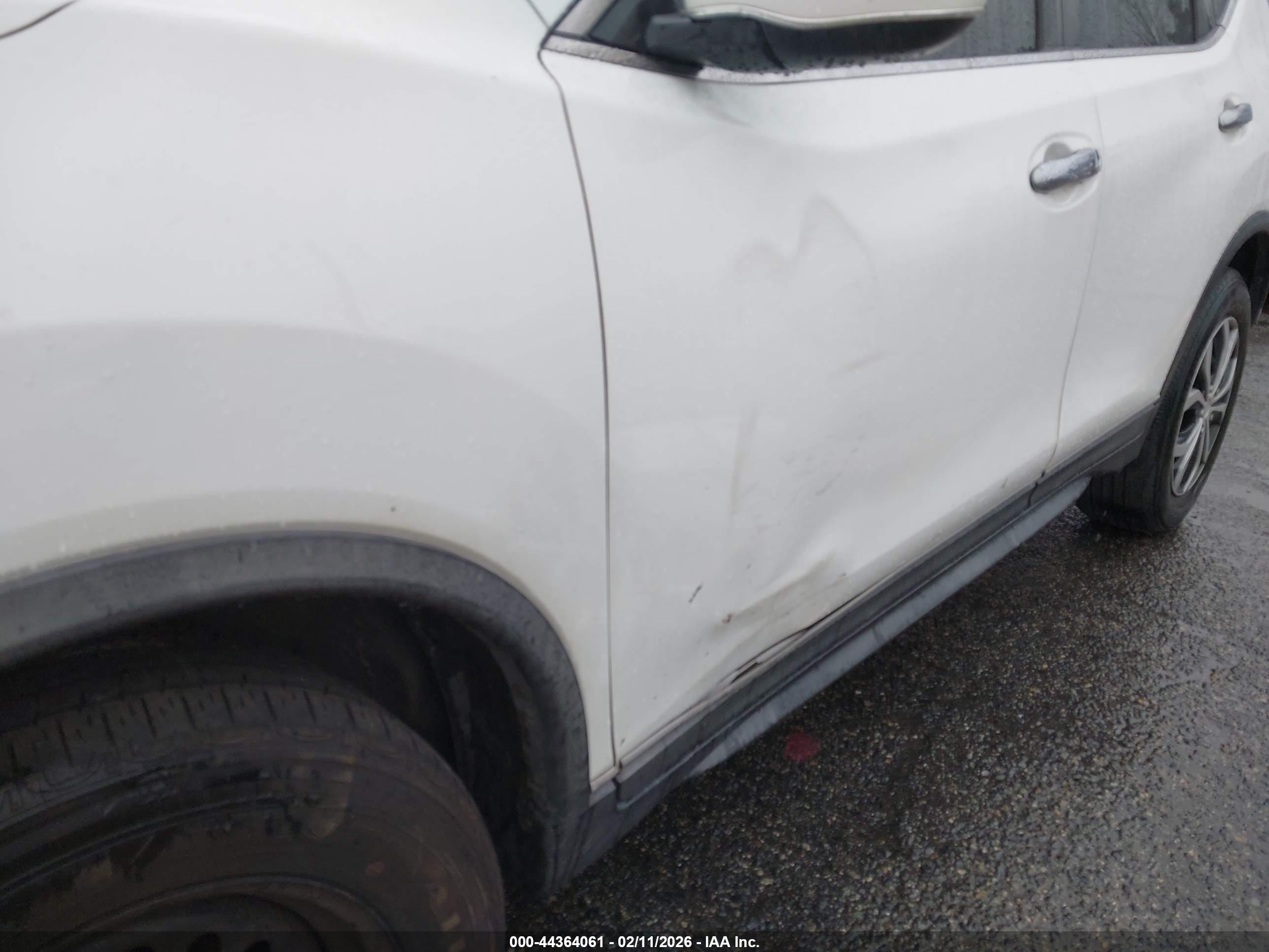 NISSAN ROGUE image 6