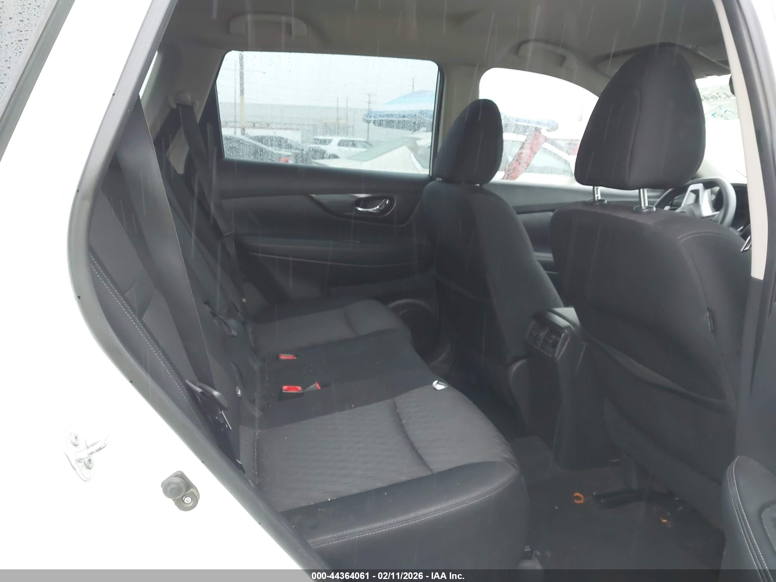 NISSAN ROGUE image 8