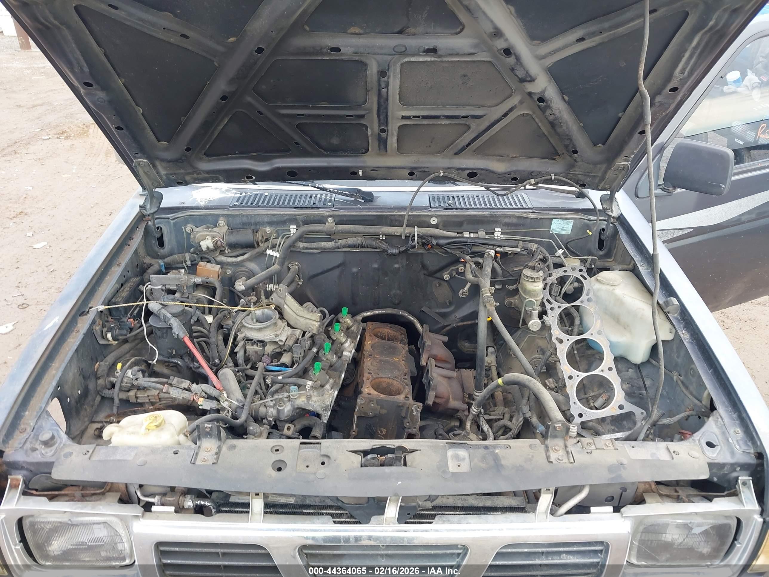 NISSAN TRUCK image 10