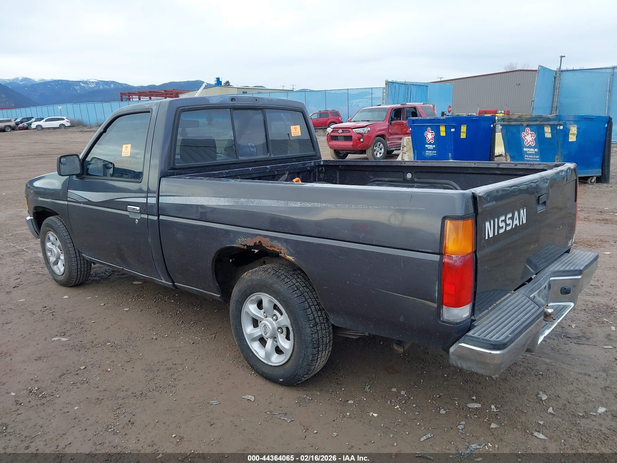 NISSAN TRUCK image 3