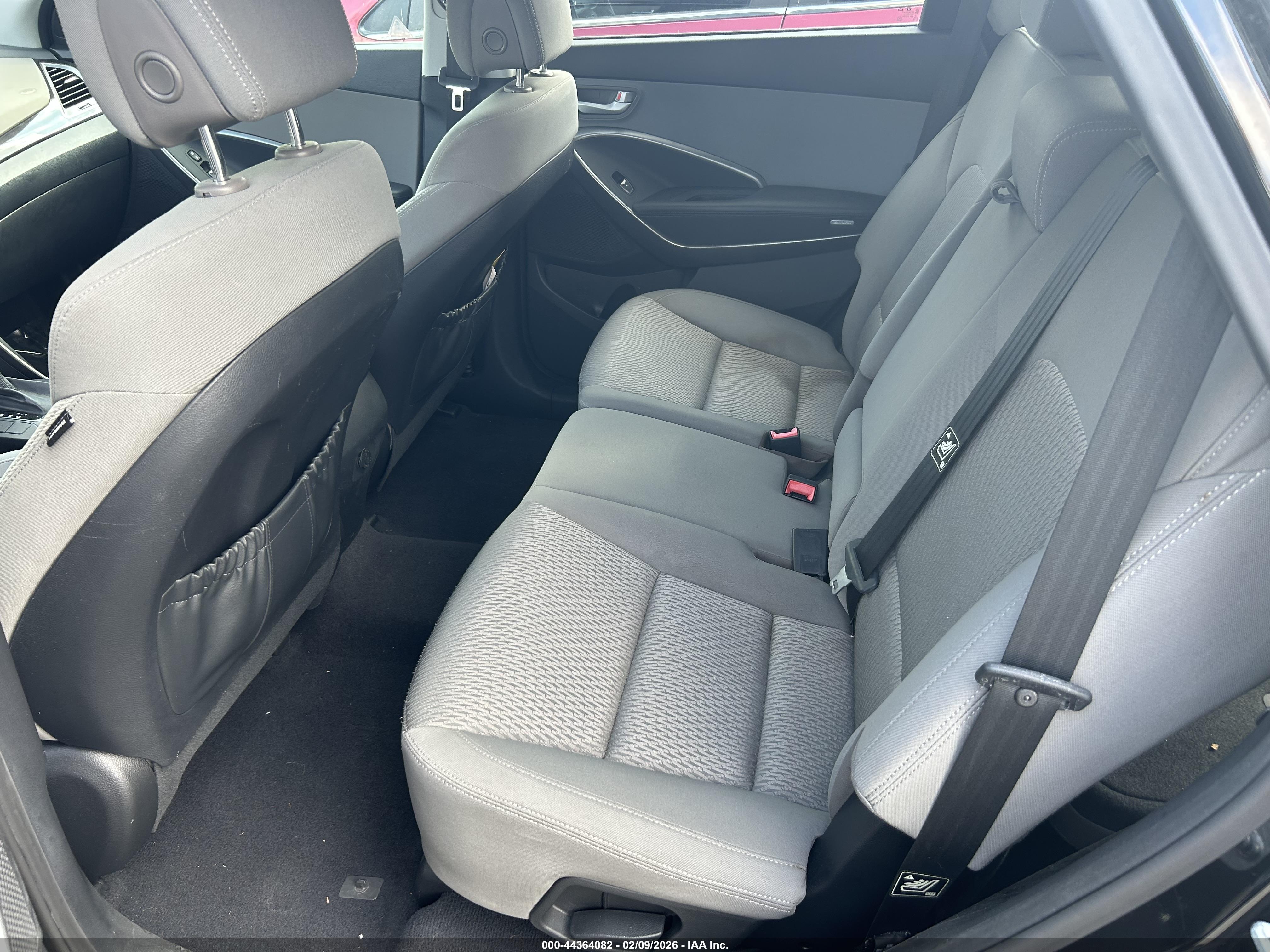 HYUNDAI SANTA image 8