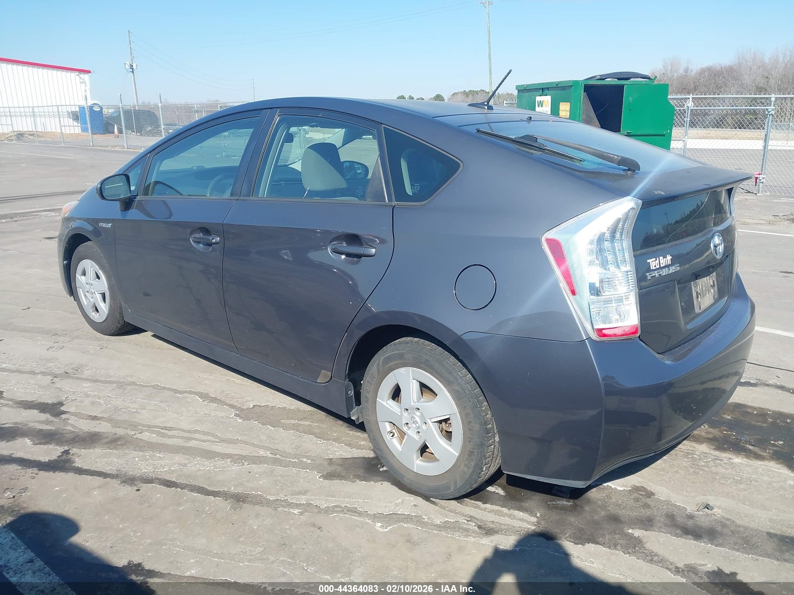 TOYOTA PRIUS image 3