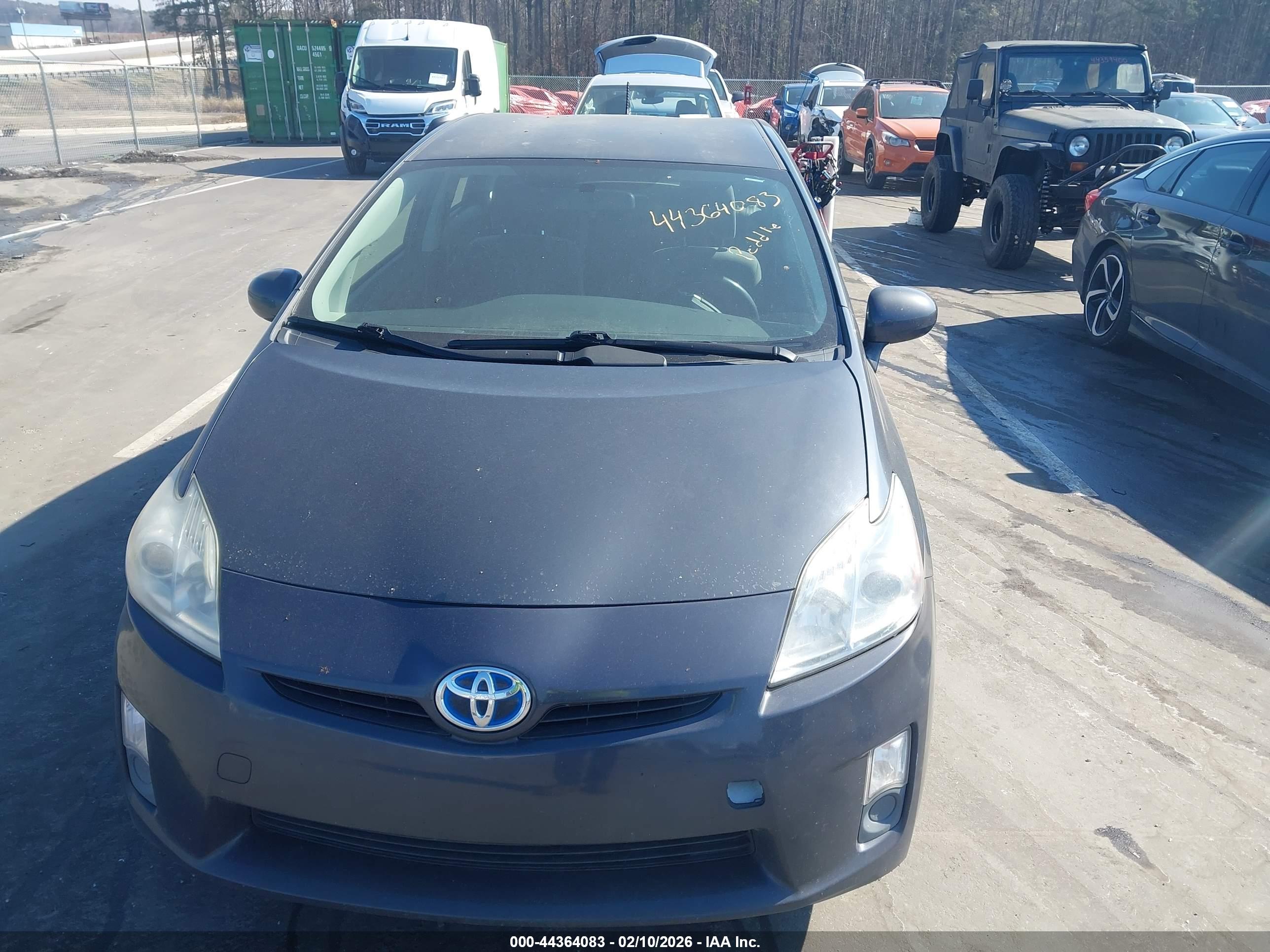TOYOTA PRIUS image 6