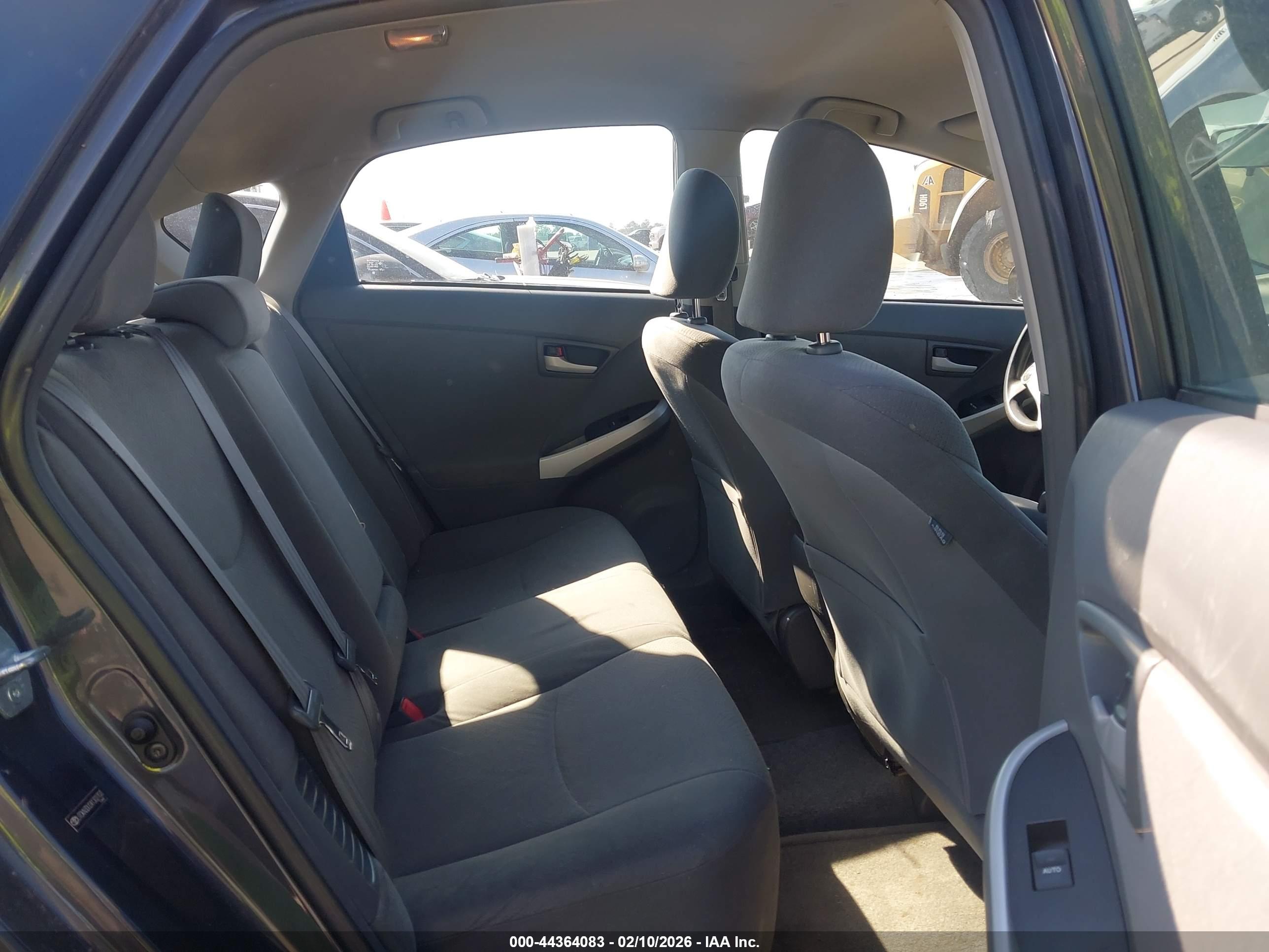 TOYOTA PRIUS image 8