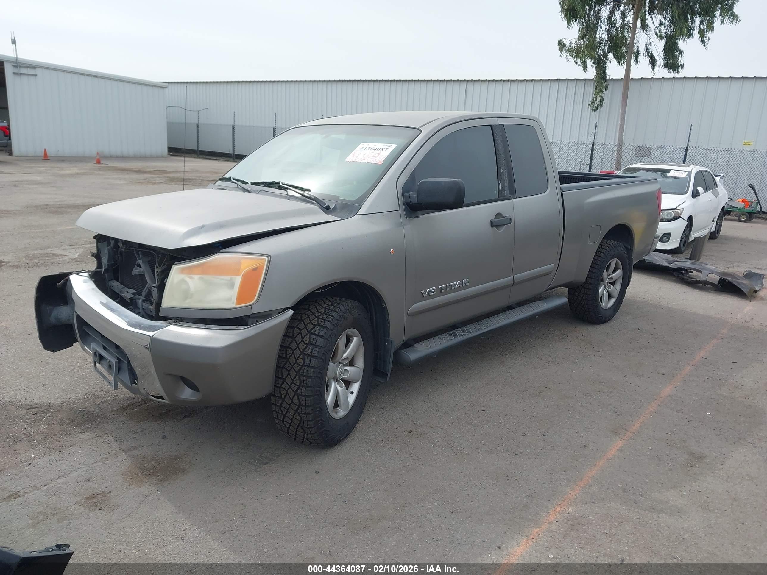 NISSAN TITAN image 2