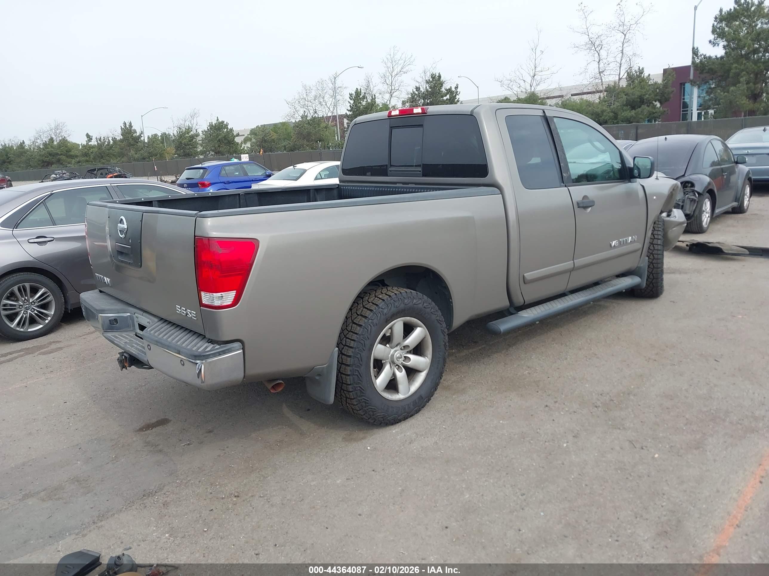NISSAN TITAN image 4