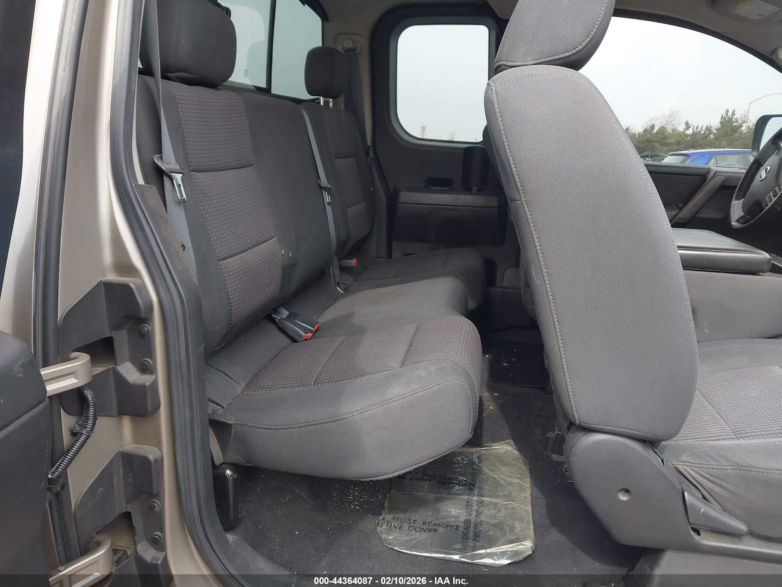 NISSAN TITAN image 8