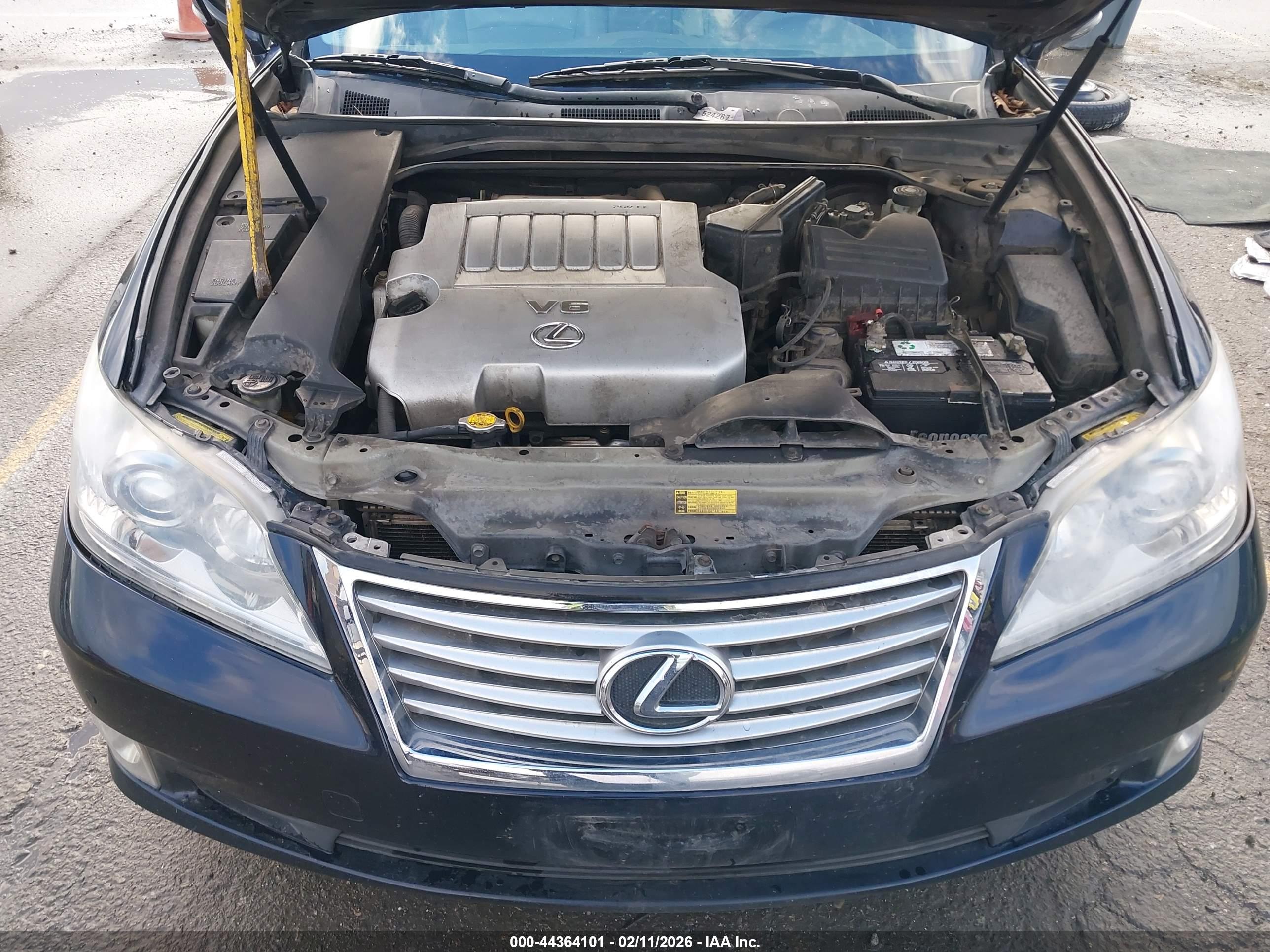 LEXUS ES image 10
