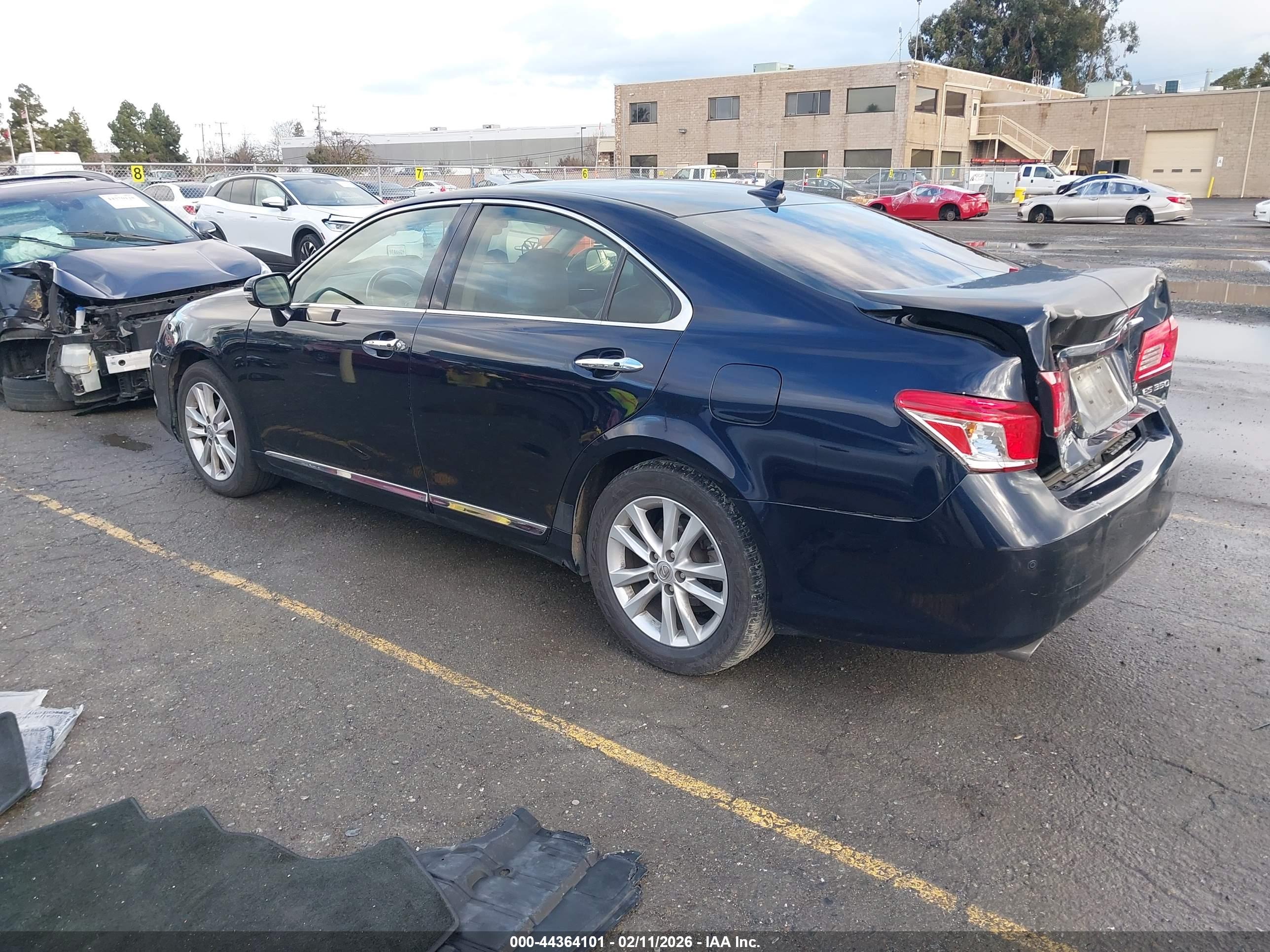 LEXUS ES image 3