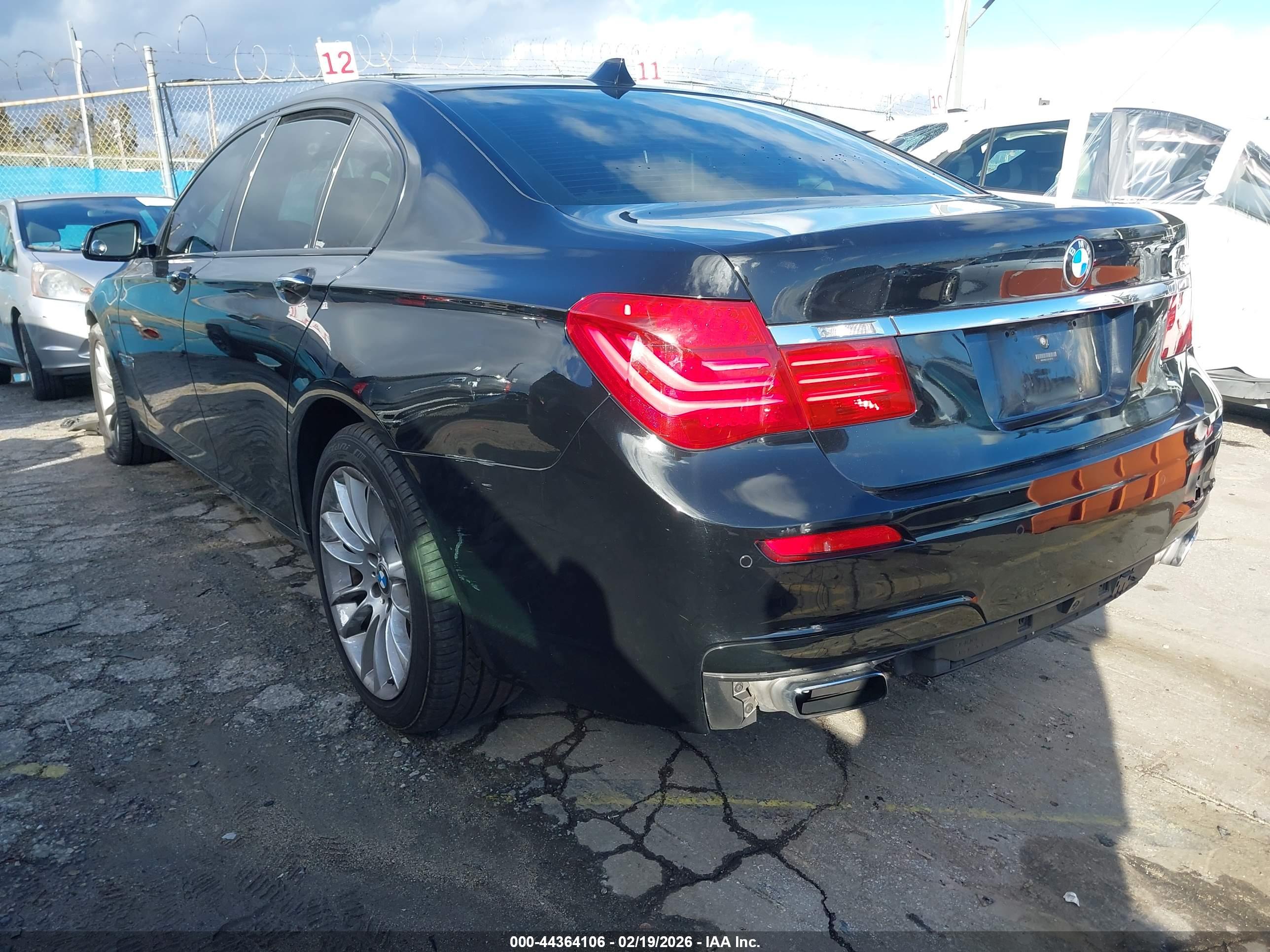 BMW 740I image 3
