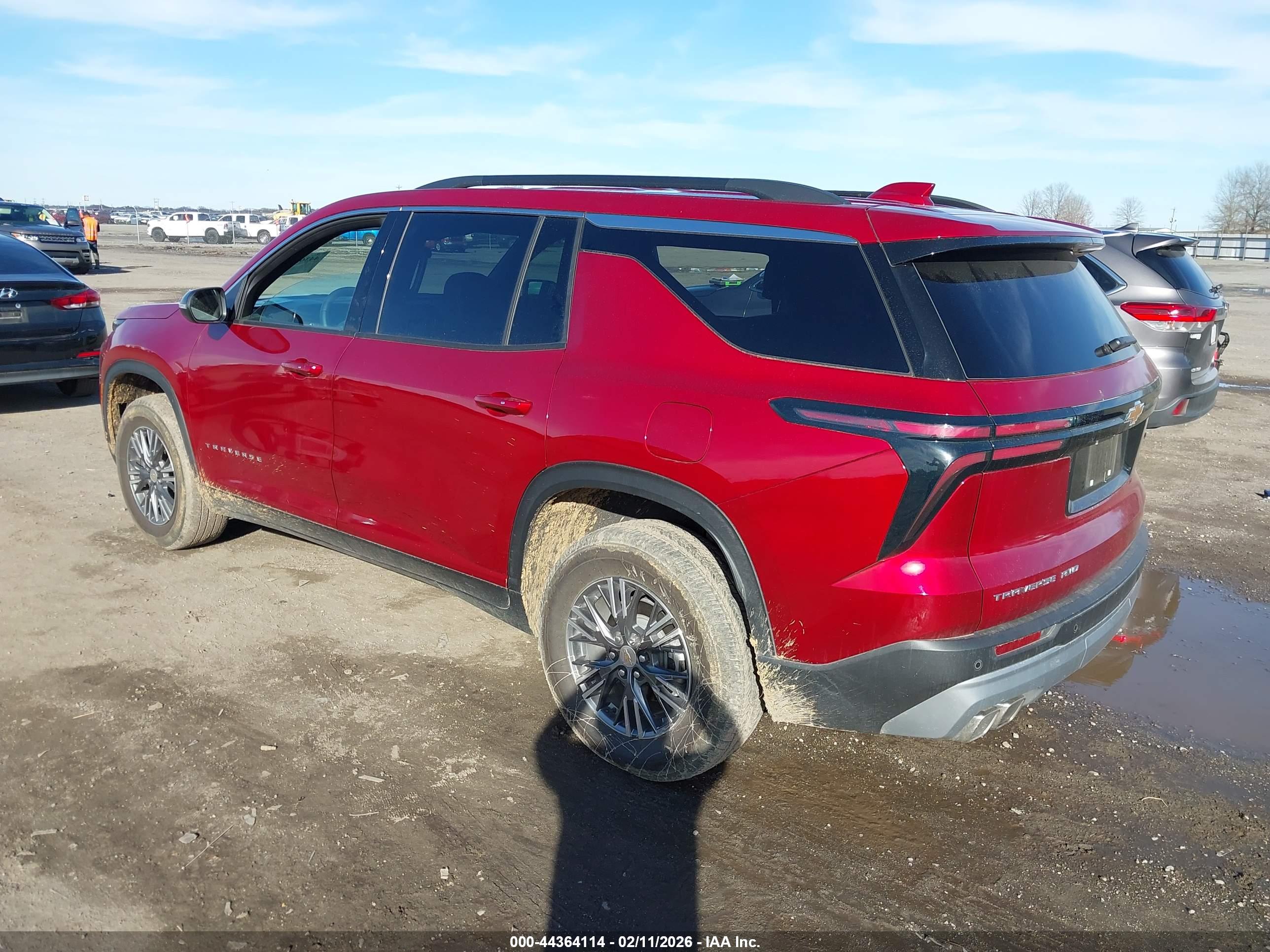 CHEVROLET TRAVERSE image 3