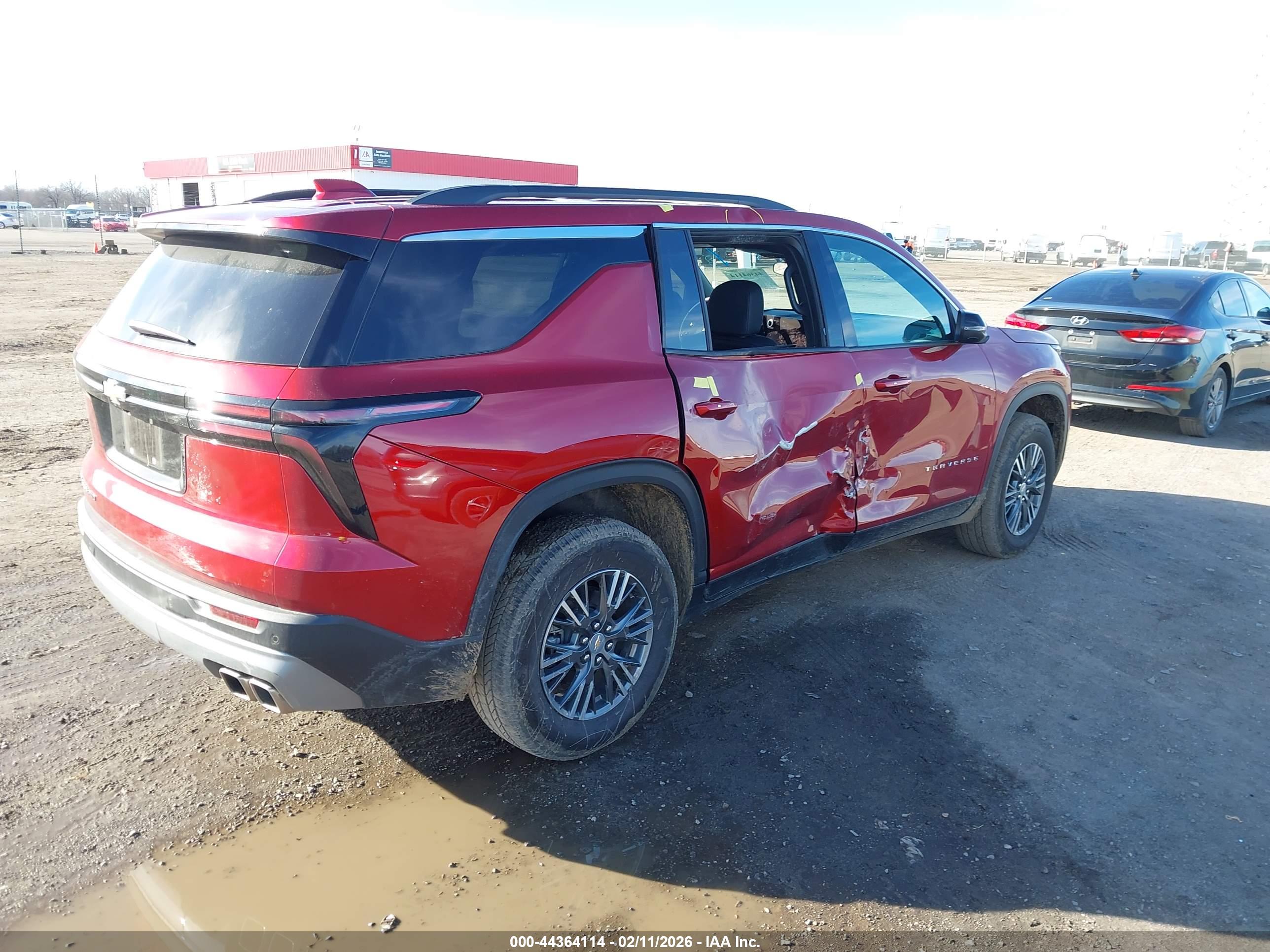 CHEVROLET TRAVERSE image 4