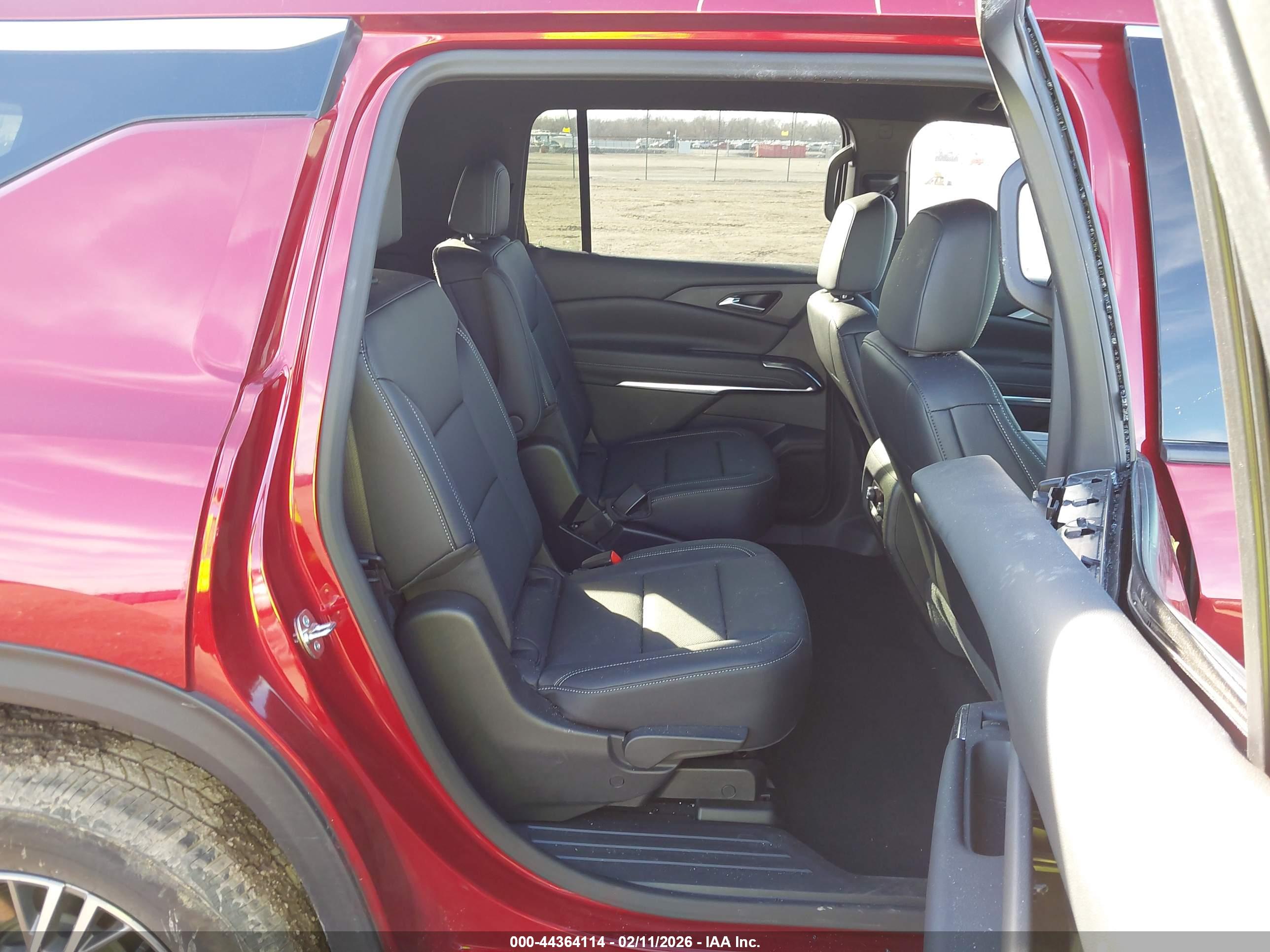 CHEVROLET TRAVERSE image 8