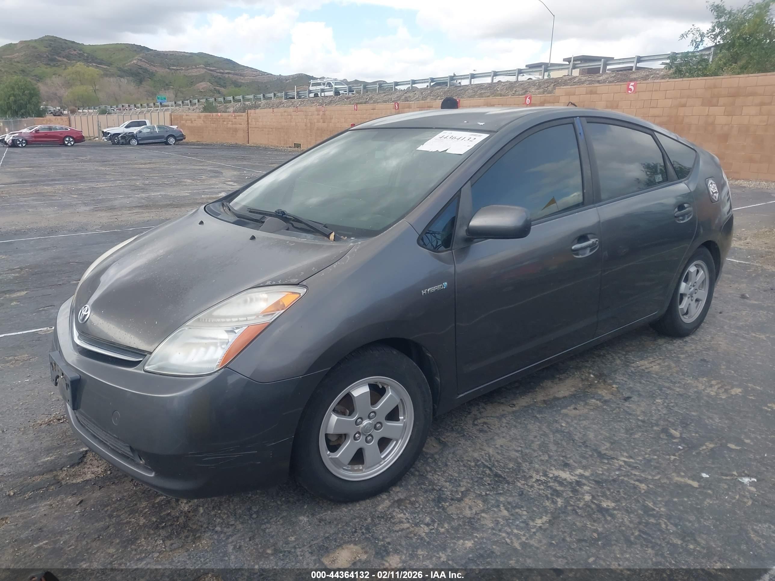 TOYOTA PRIUS image 2