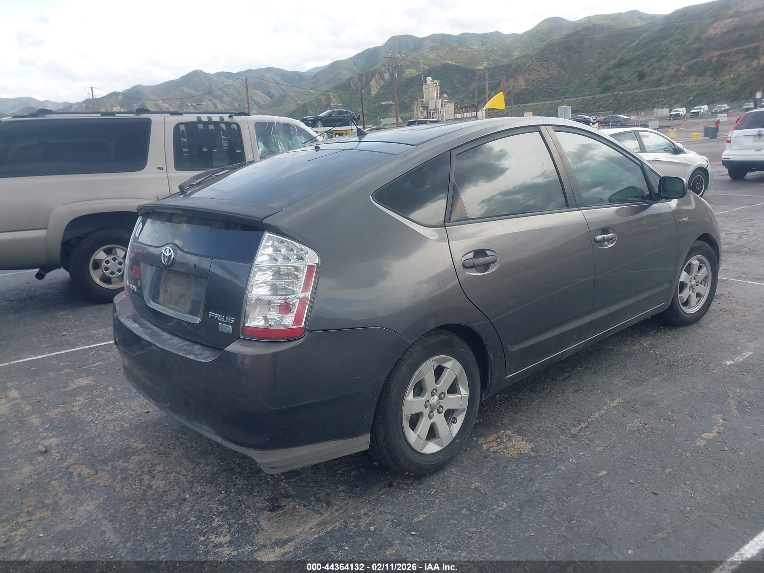 TOYOTA PRIUS image 4