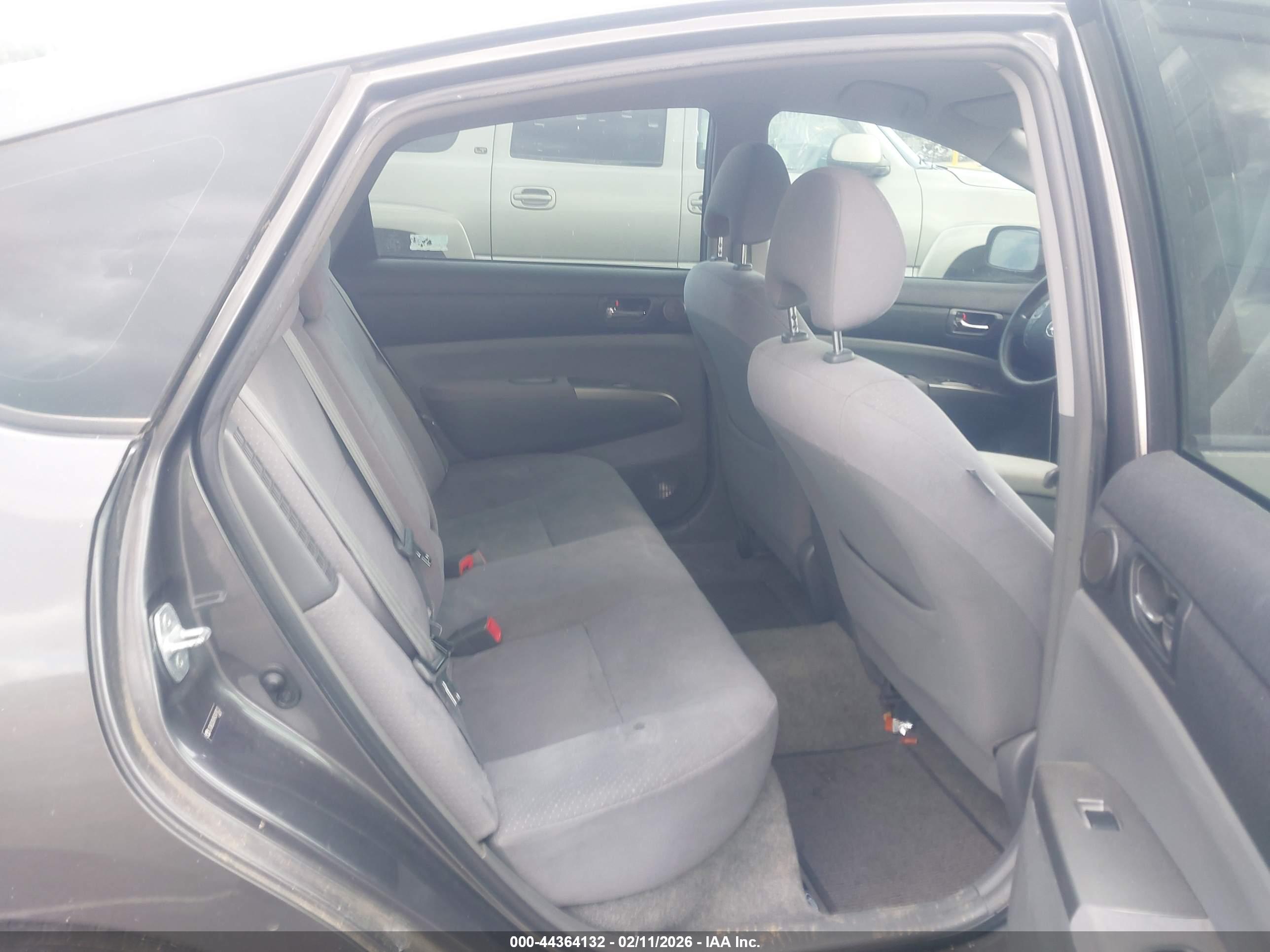 TOYOTA PRIUS image 8