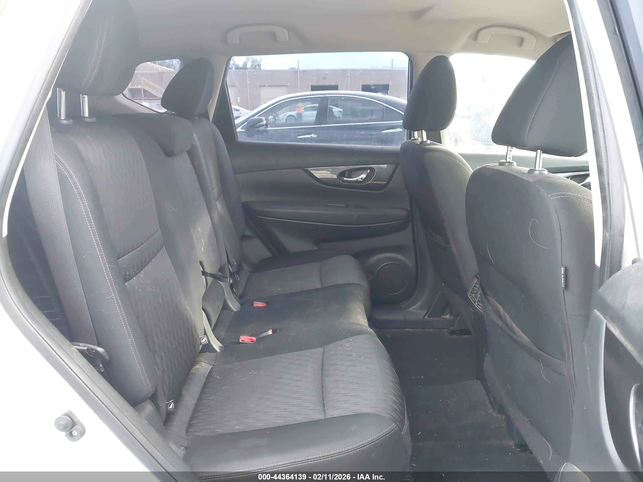 NISSAN ROGUE image 8