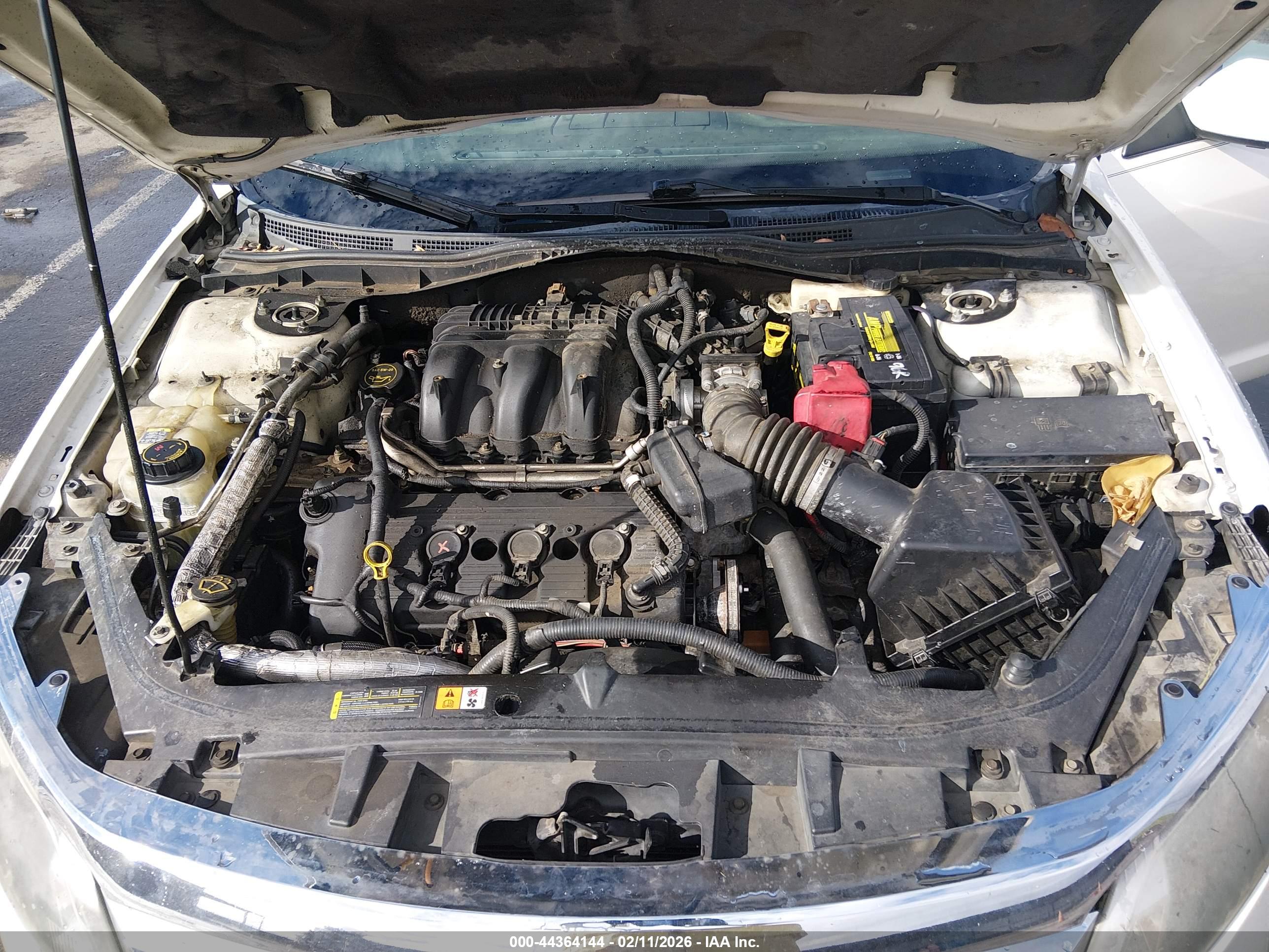 FORD FUSION image 10