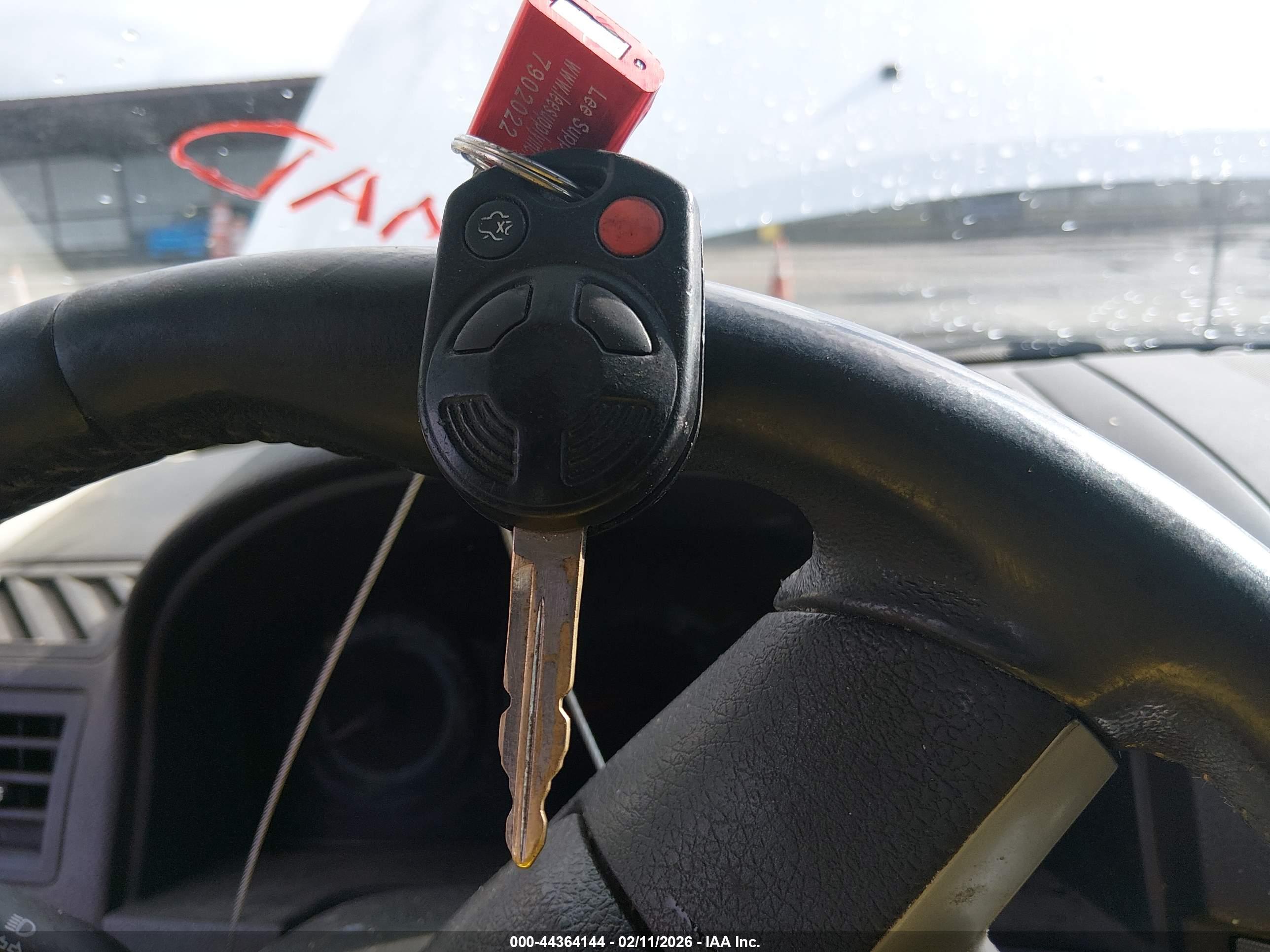 FORD FUSION image 11