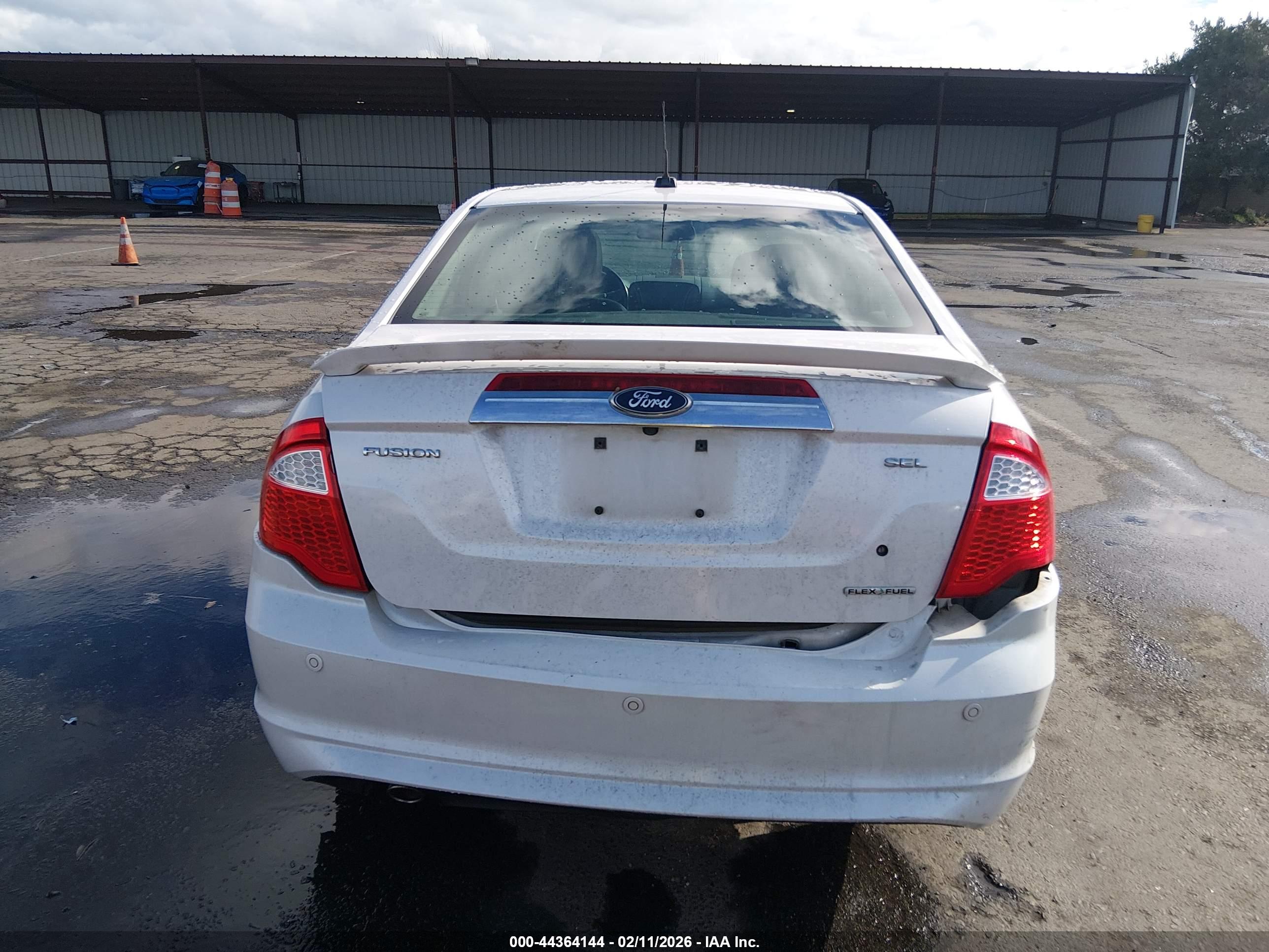 FORD FUSION image 6