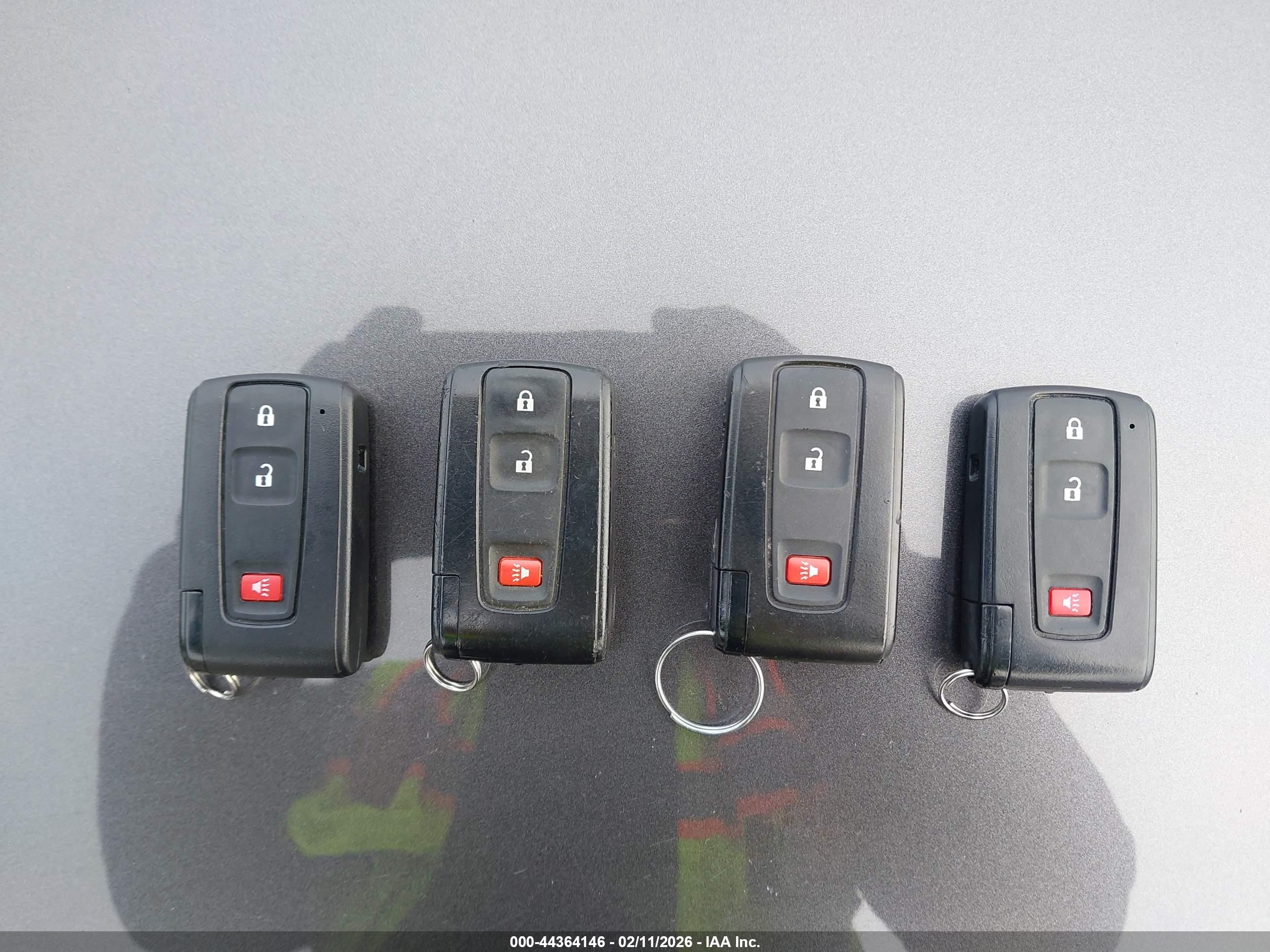 TOYOTA PRIUS image 11
