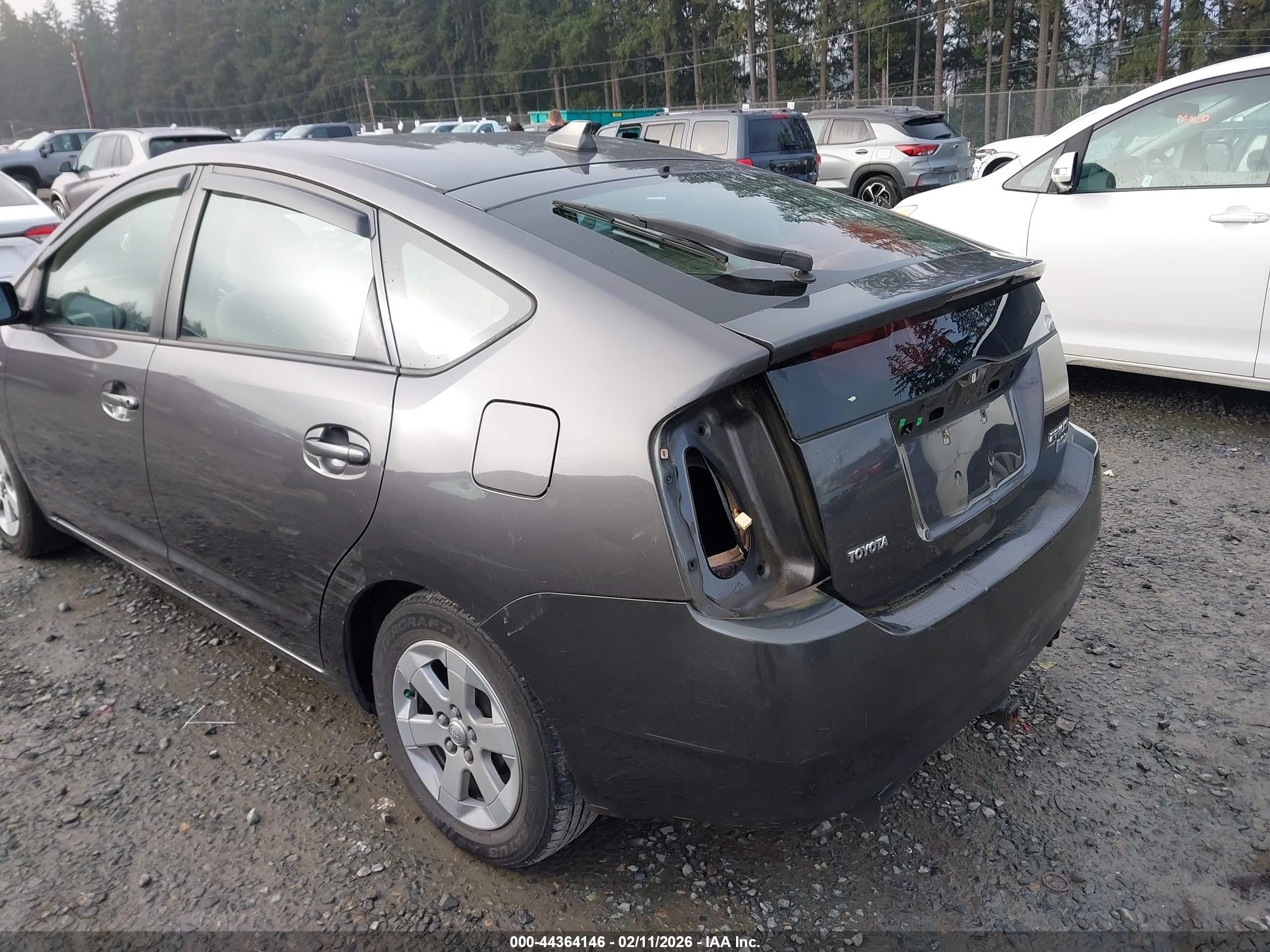 TOYOTA PRIUS image 6