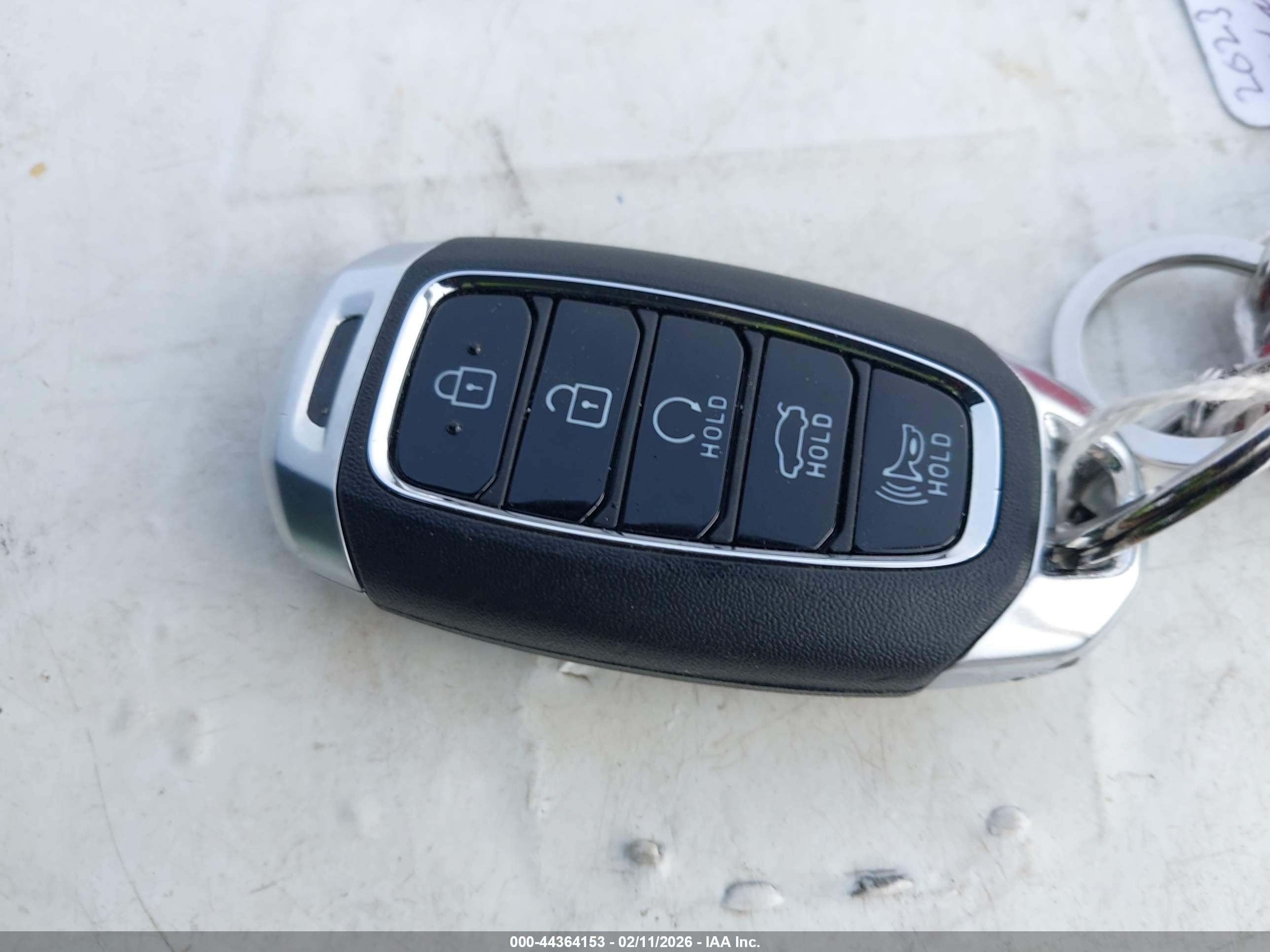HYUNDAI ELANTRA image 11
