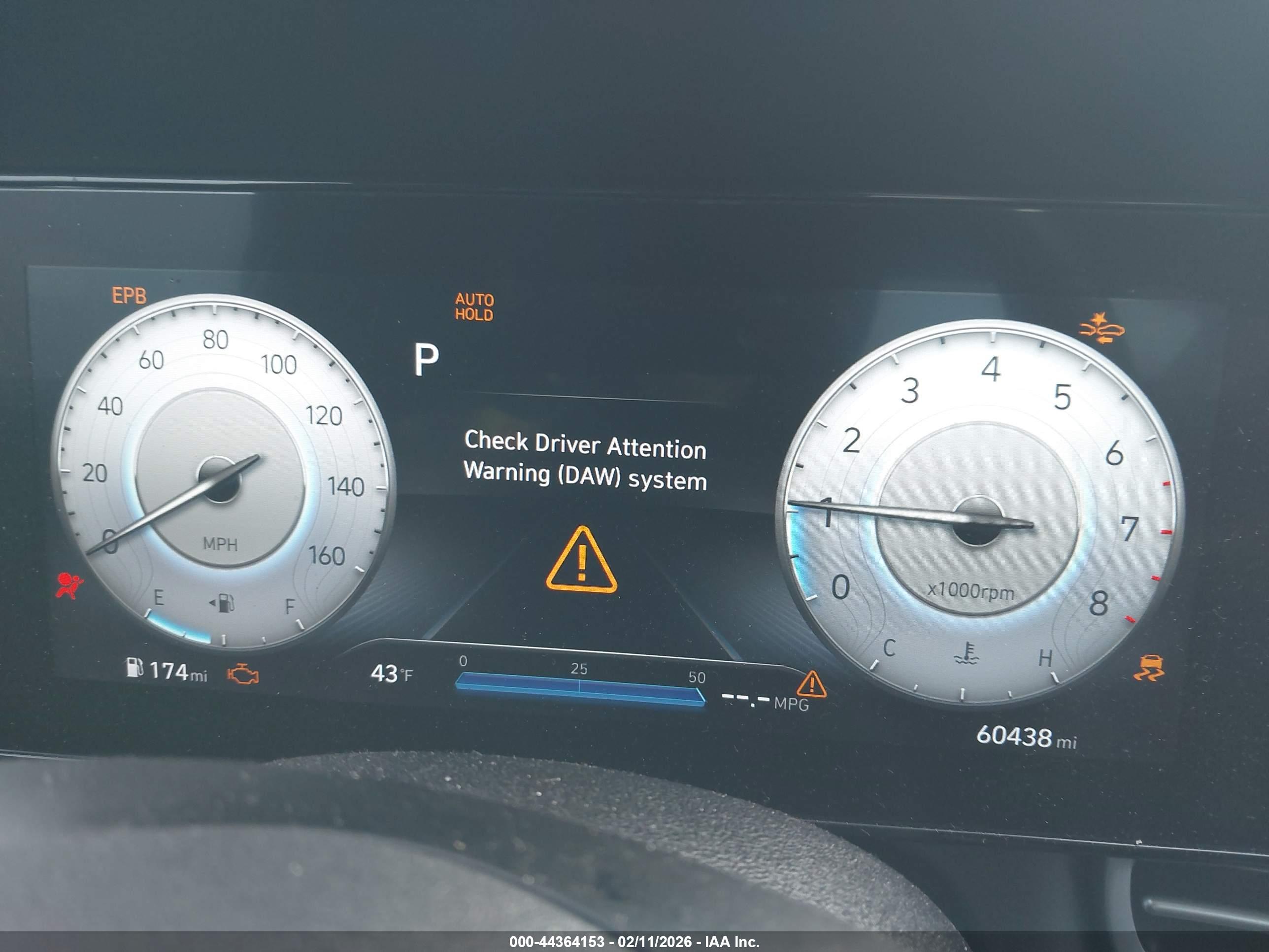 HYUNDAI ELANTRA image 7