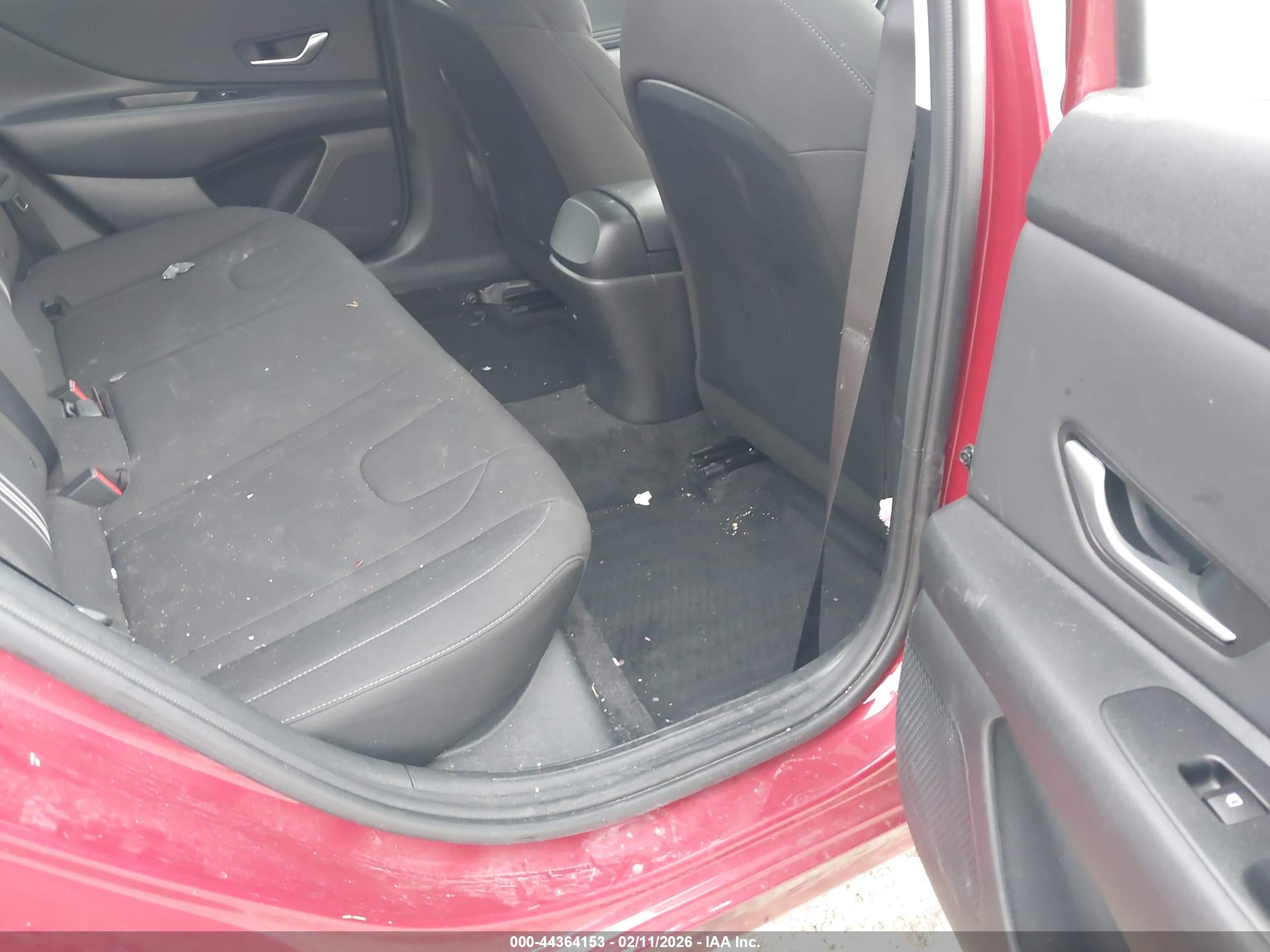 HYUNDAI ELANTRA image 8