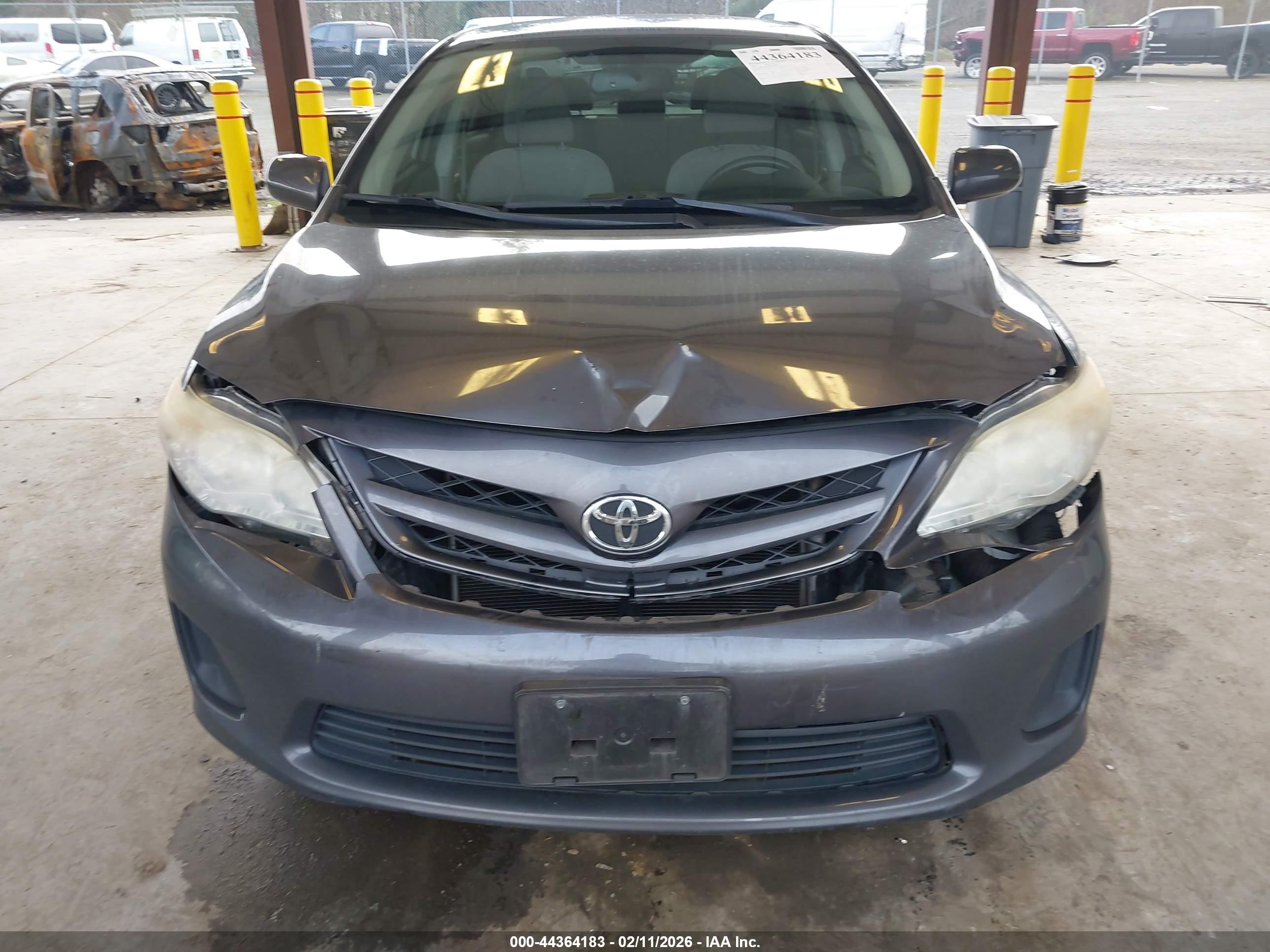 TOYOTA COROLLA image 6