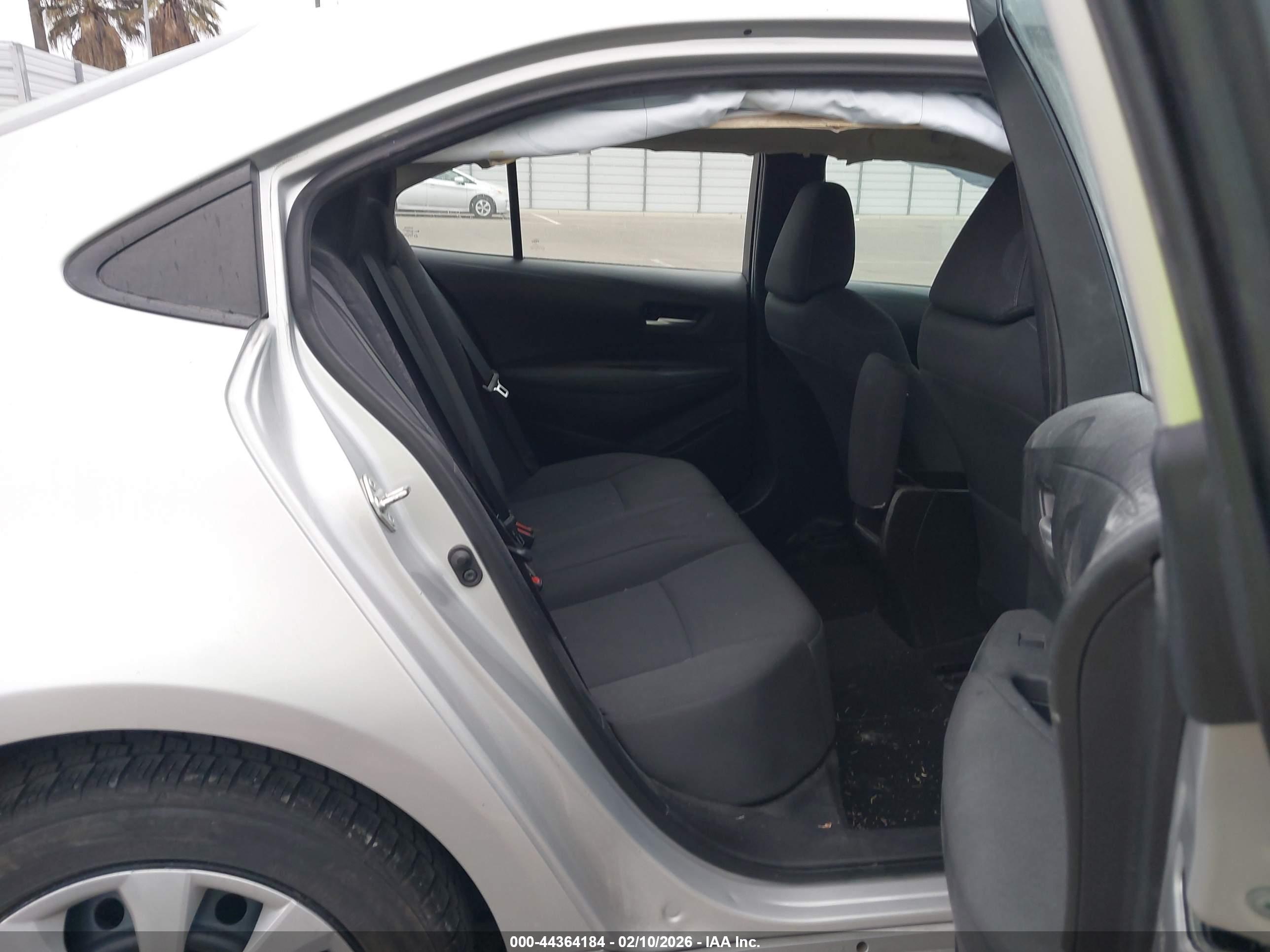 TOYOTA COROLLA image 8