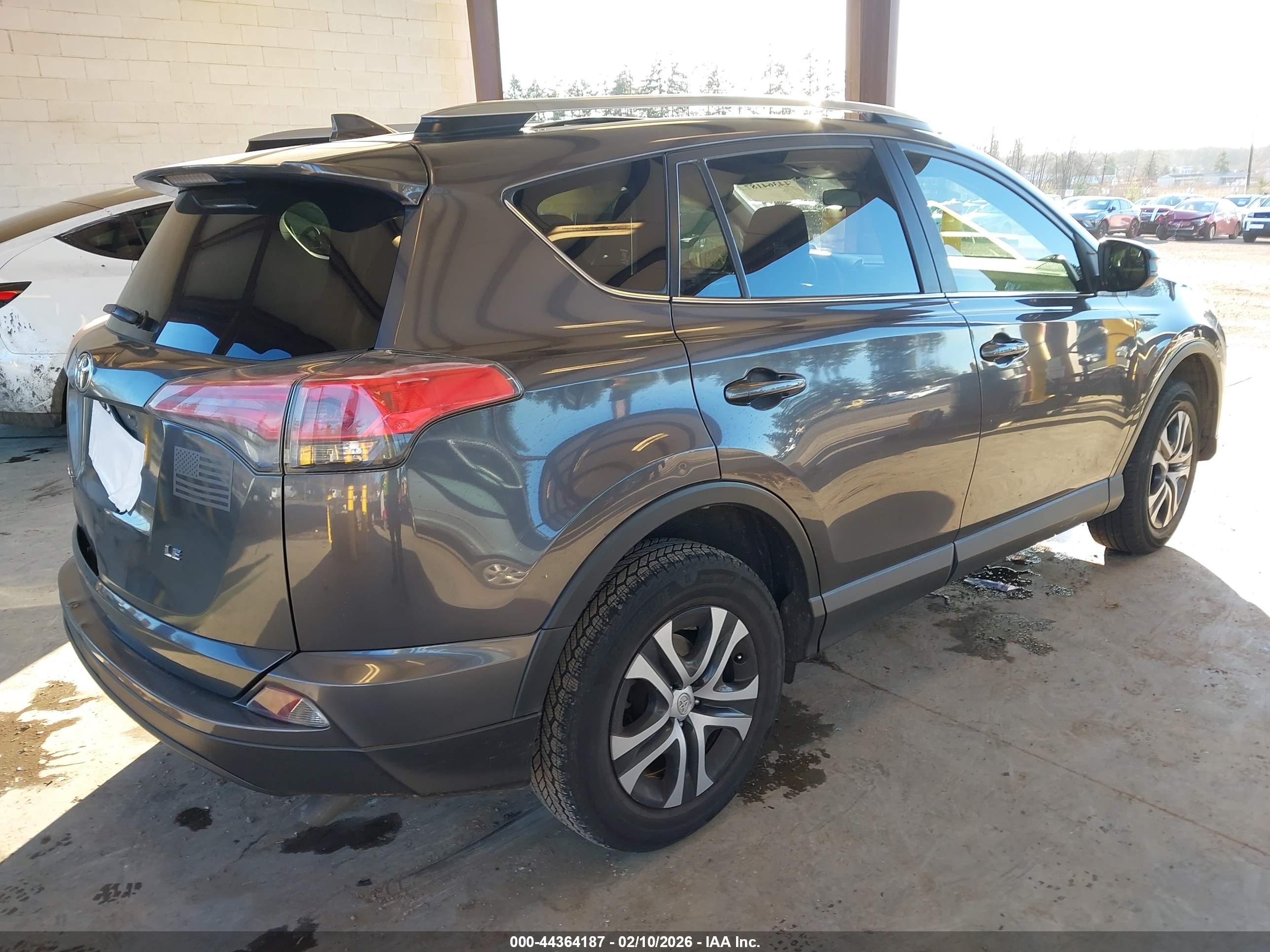 TOYOTA RAV4 image 4