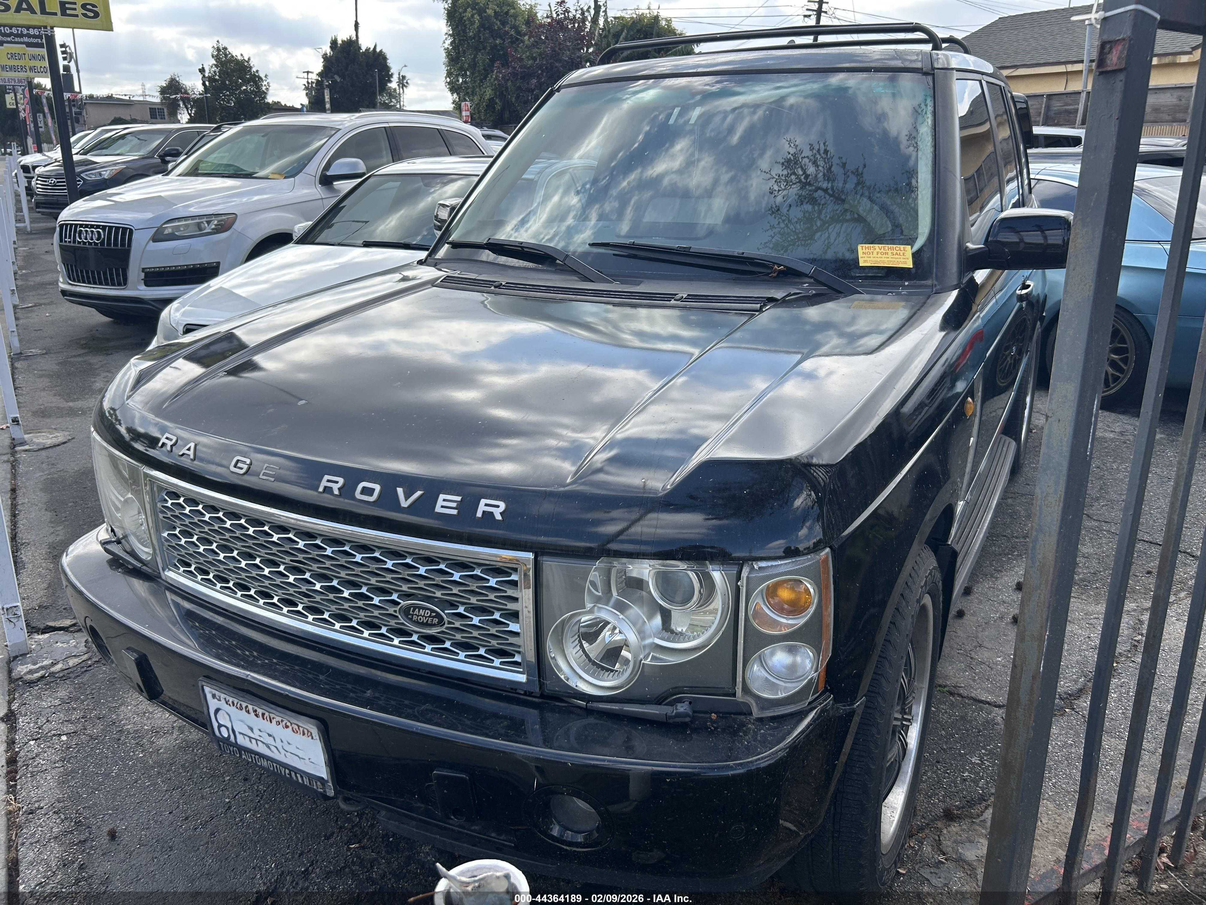 LAND ROVER image 2