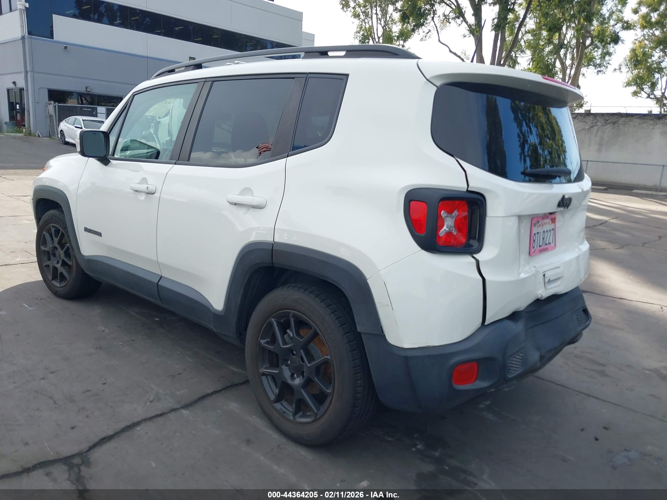 JEEP RENEGADE image 3