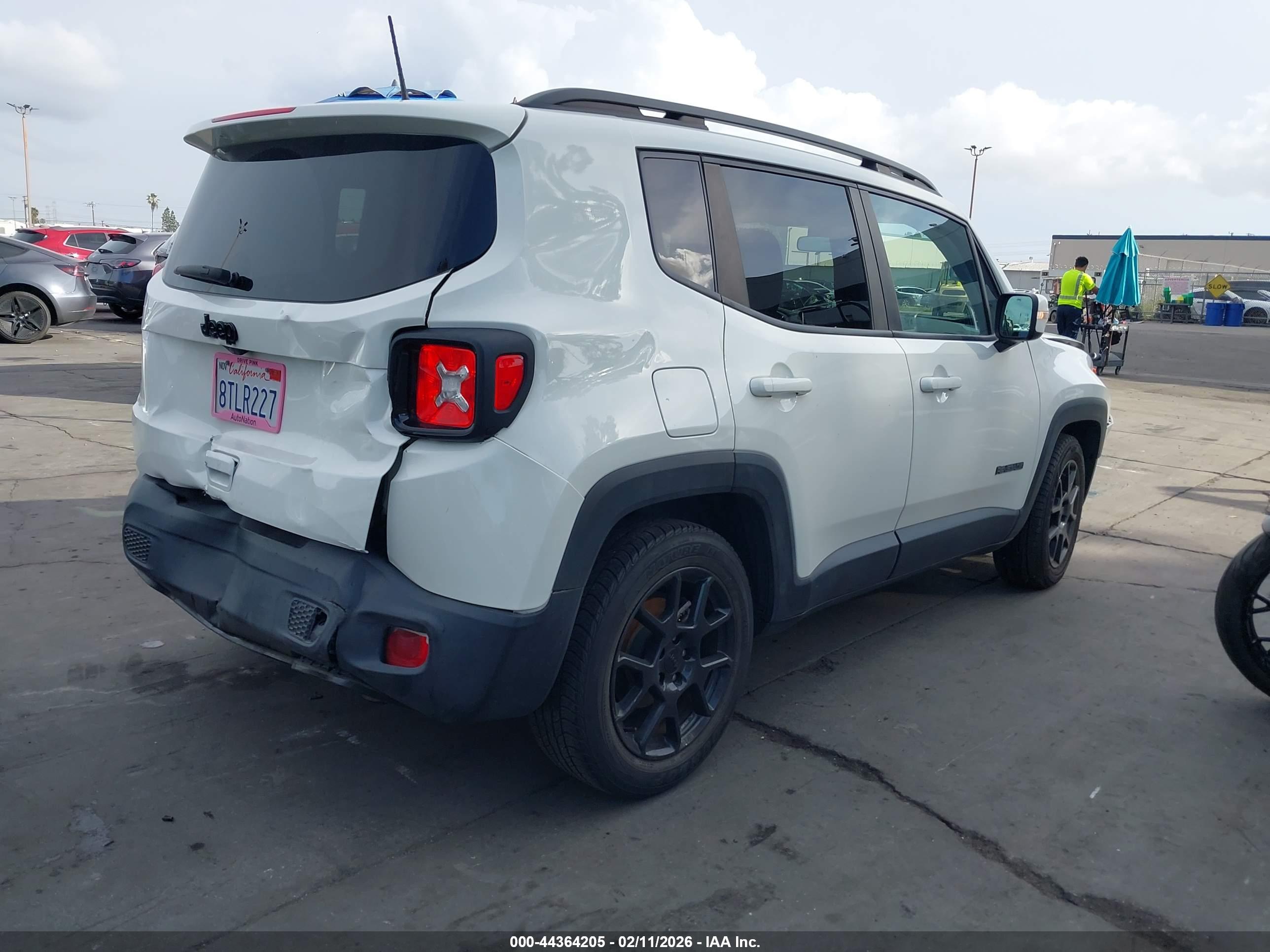 JEEP RENEGADE image 4