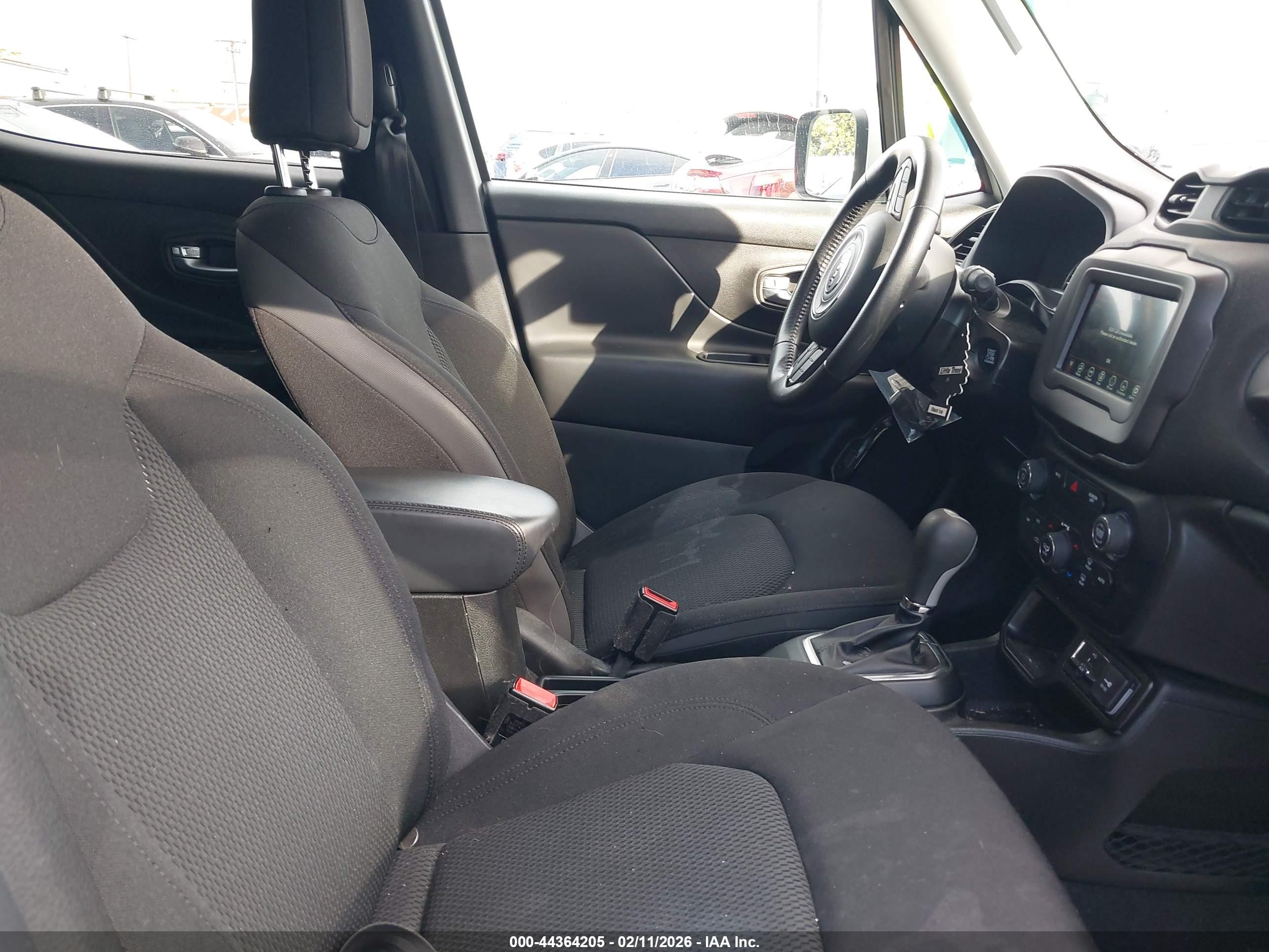 JEEP RENEGADE image 5