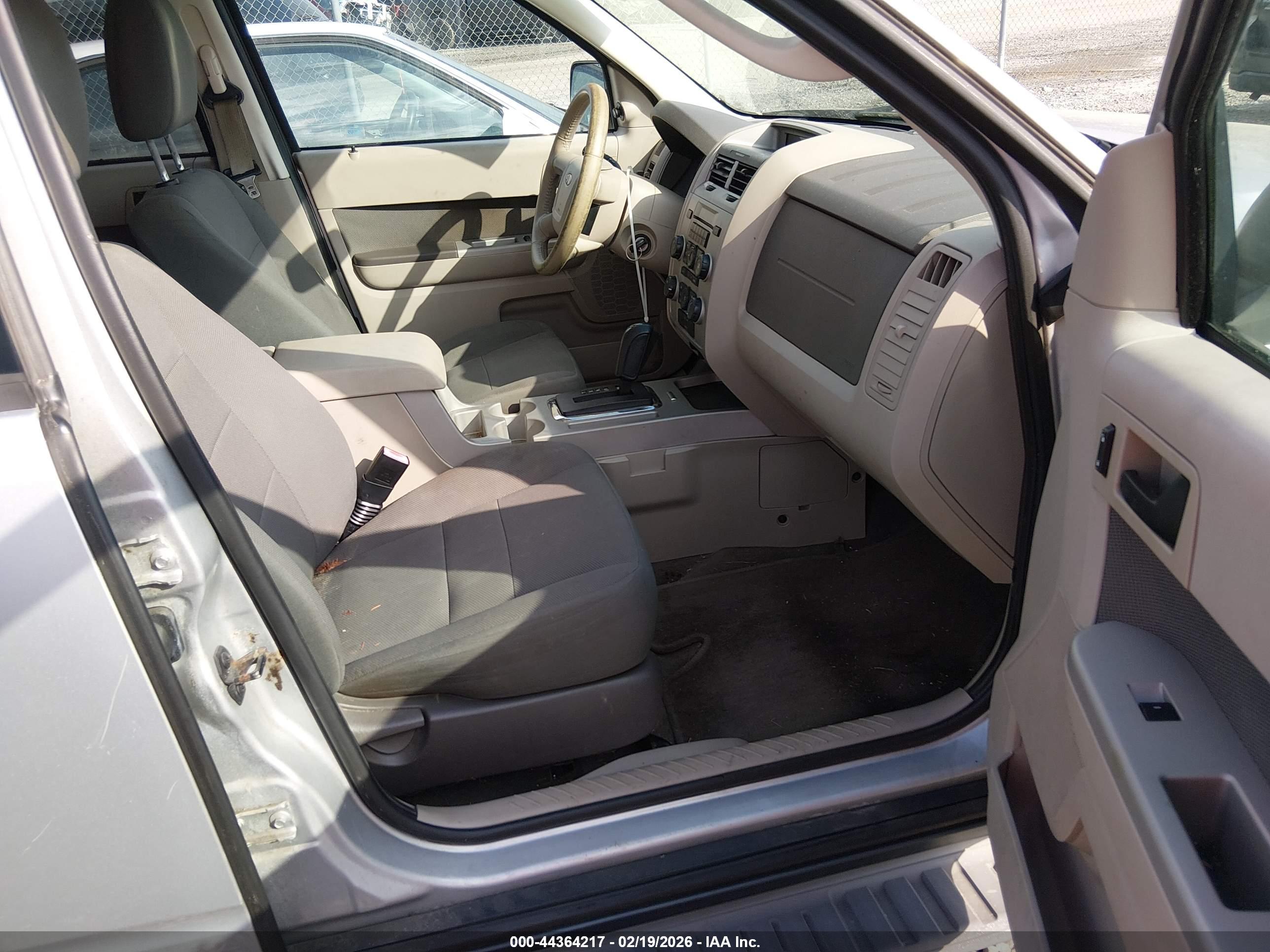 FORD ESCAPE image 5