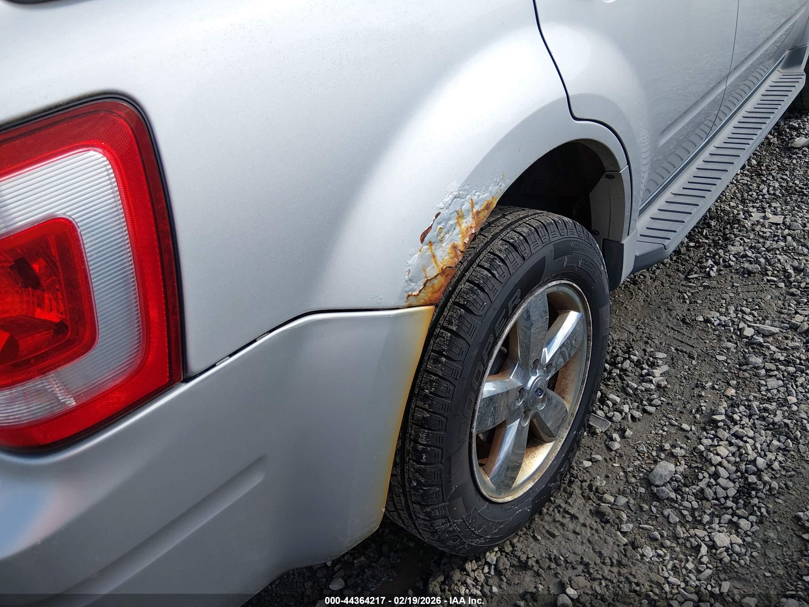 FORD ESCAPE image 6