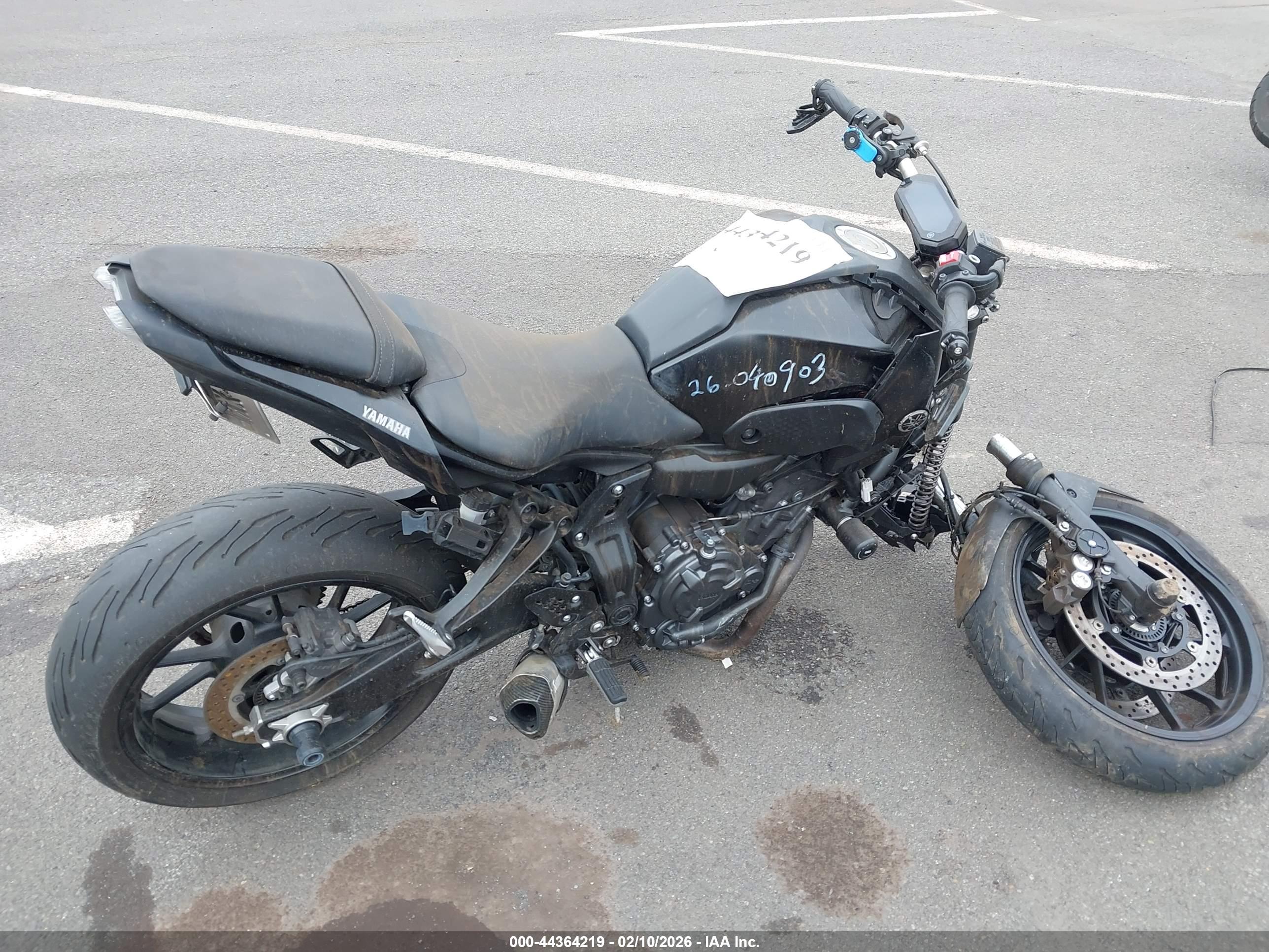 YAMAHA MT07 image 4