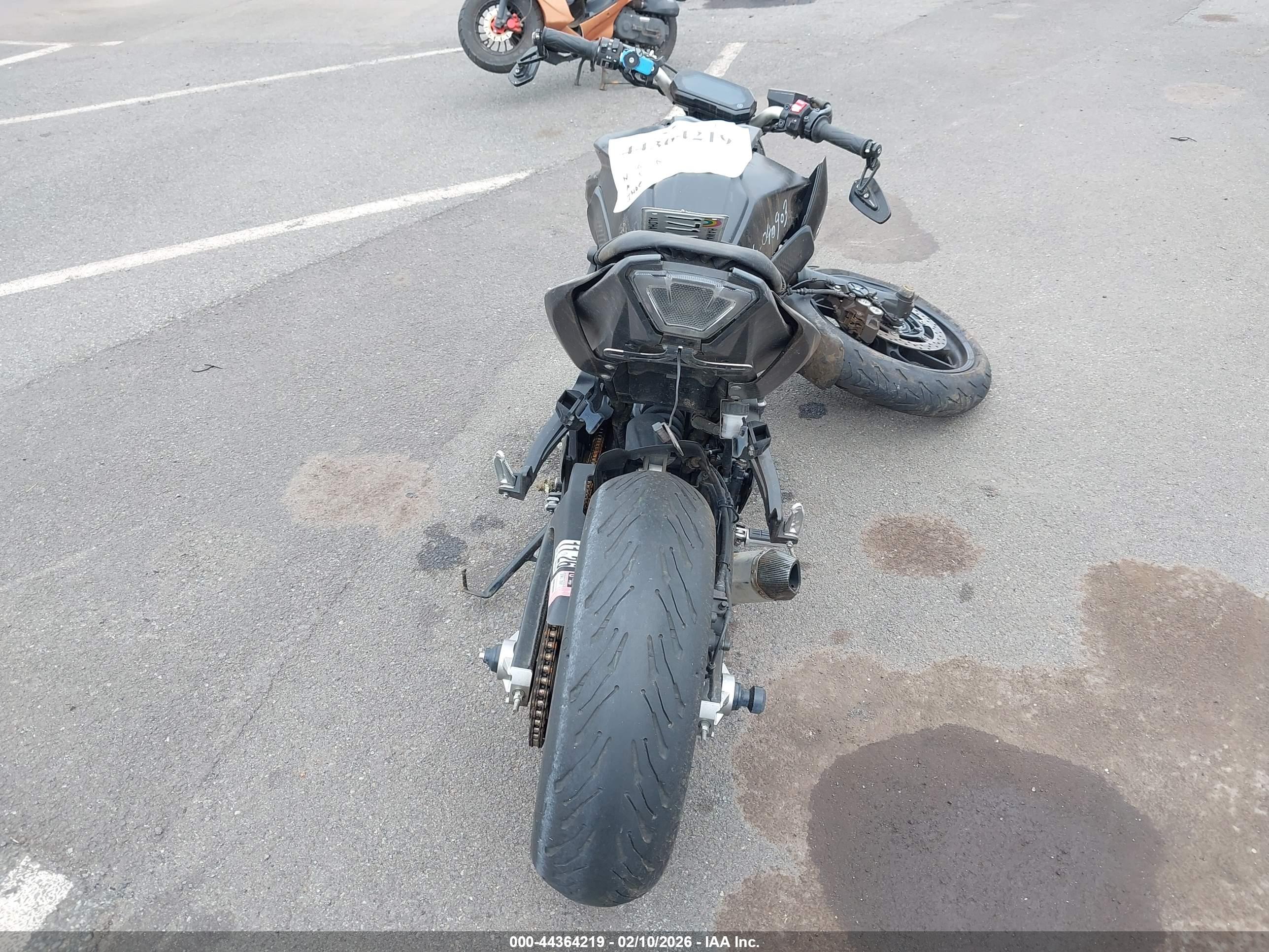 YAMAHA MT07 image 6