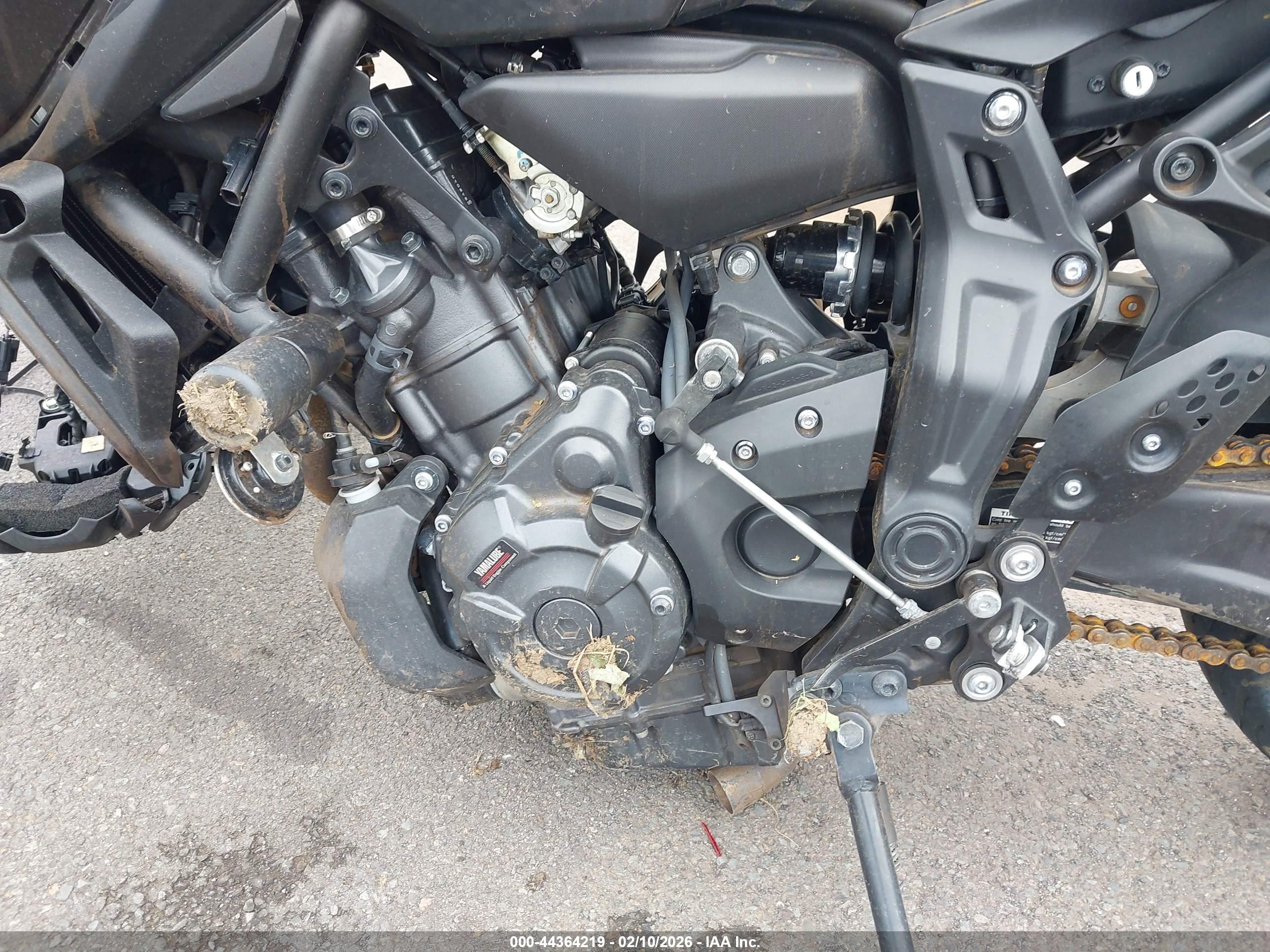YAMAHA MT07 image 9