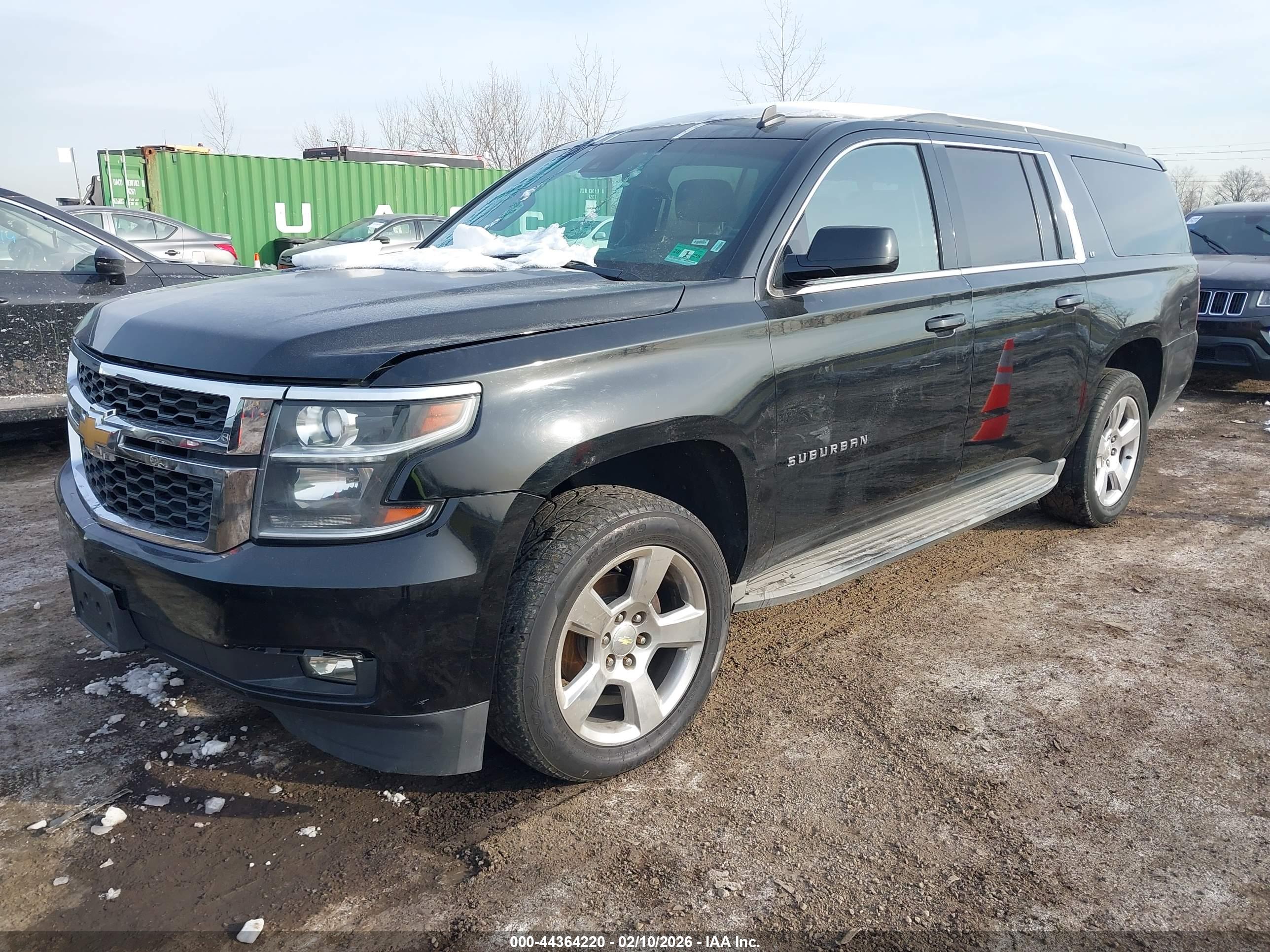 CHEVROLET SUBURBAN image 2