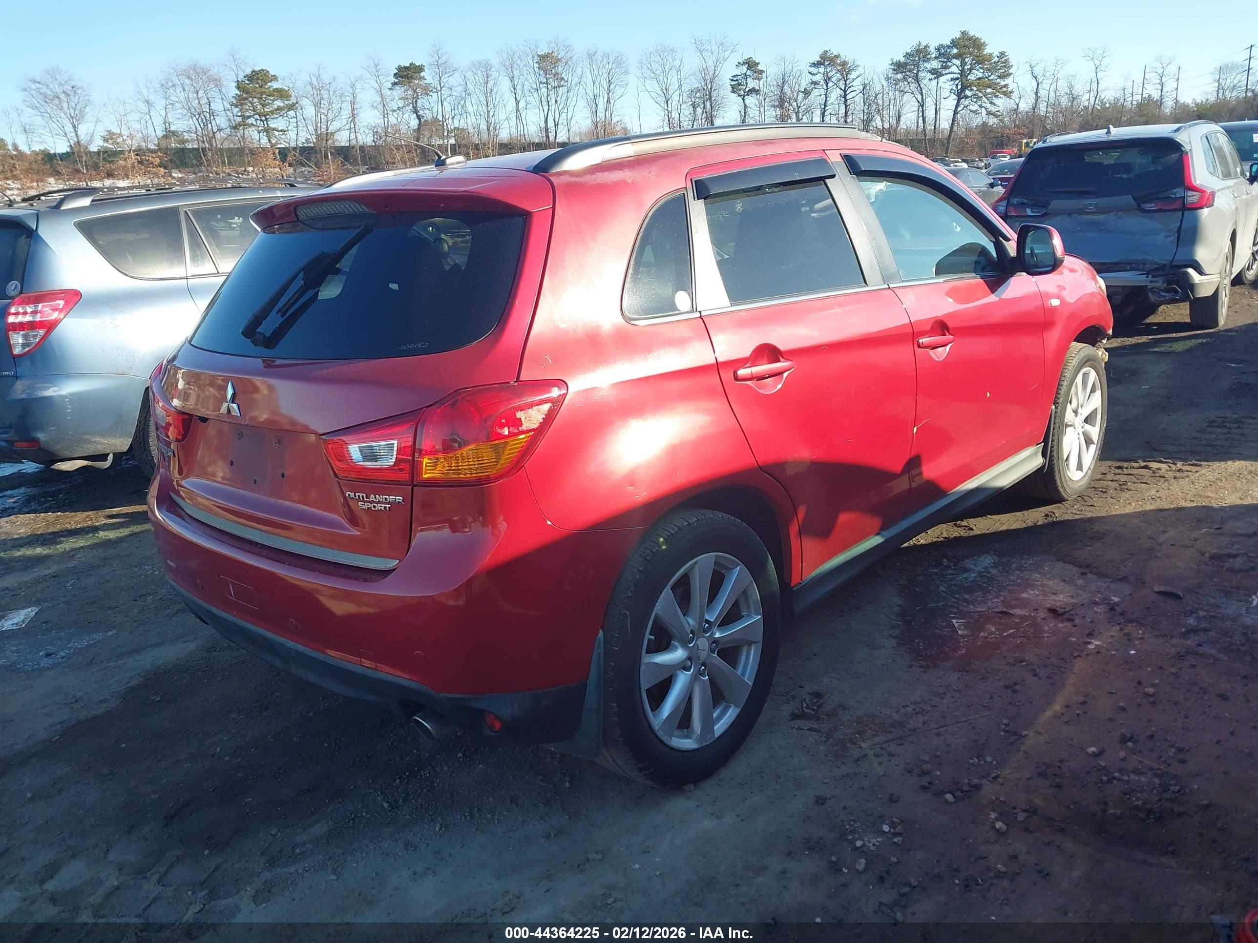 MITSUBISHI OUTLANDER image 4