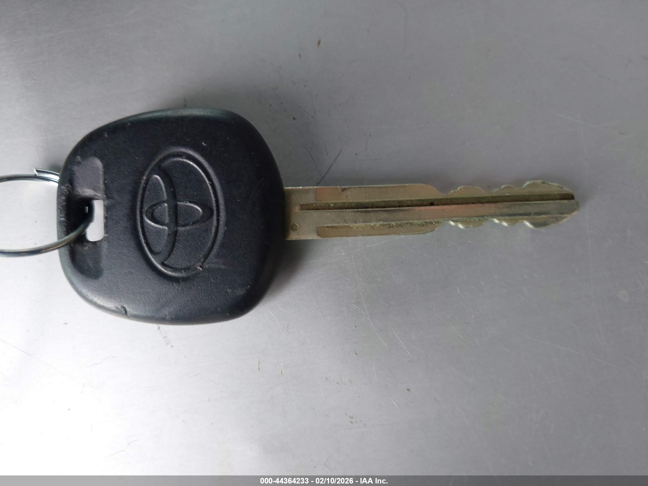 TOYOTA SIENNA image 11