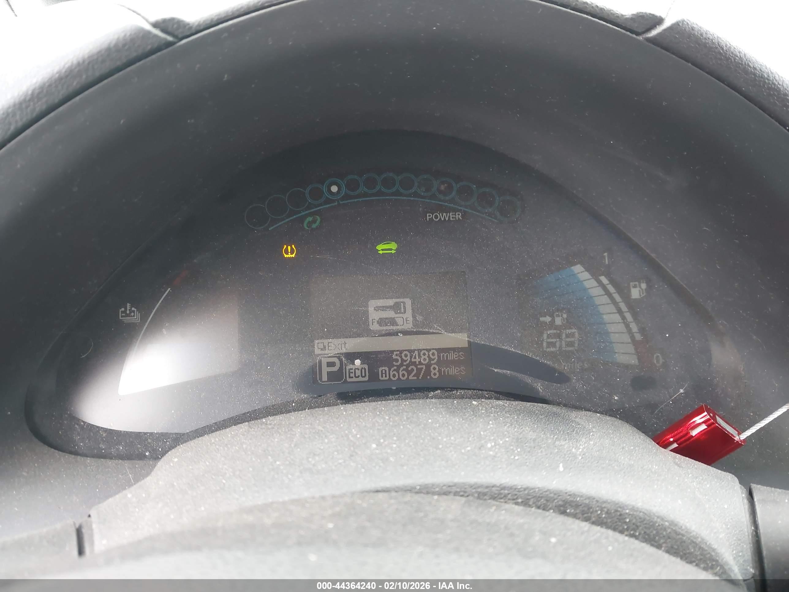 NISSAN LEAF image 7