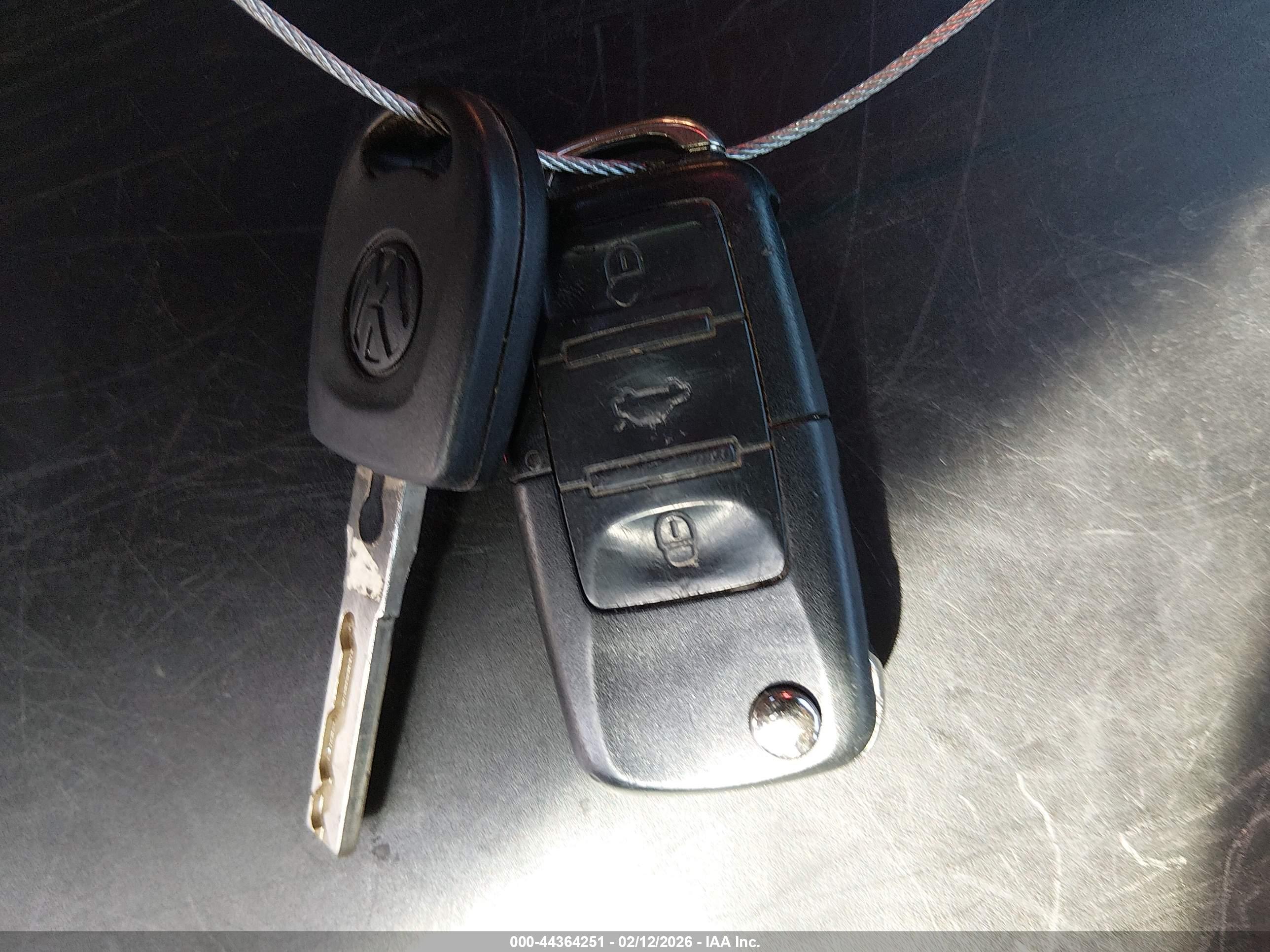 VOLKSWAGEN PASSAT image 11
